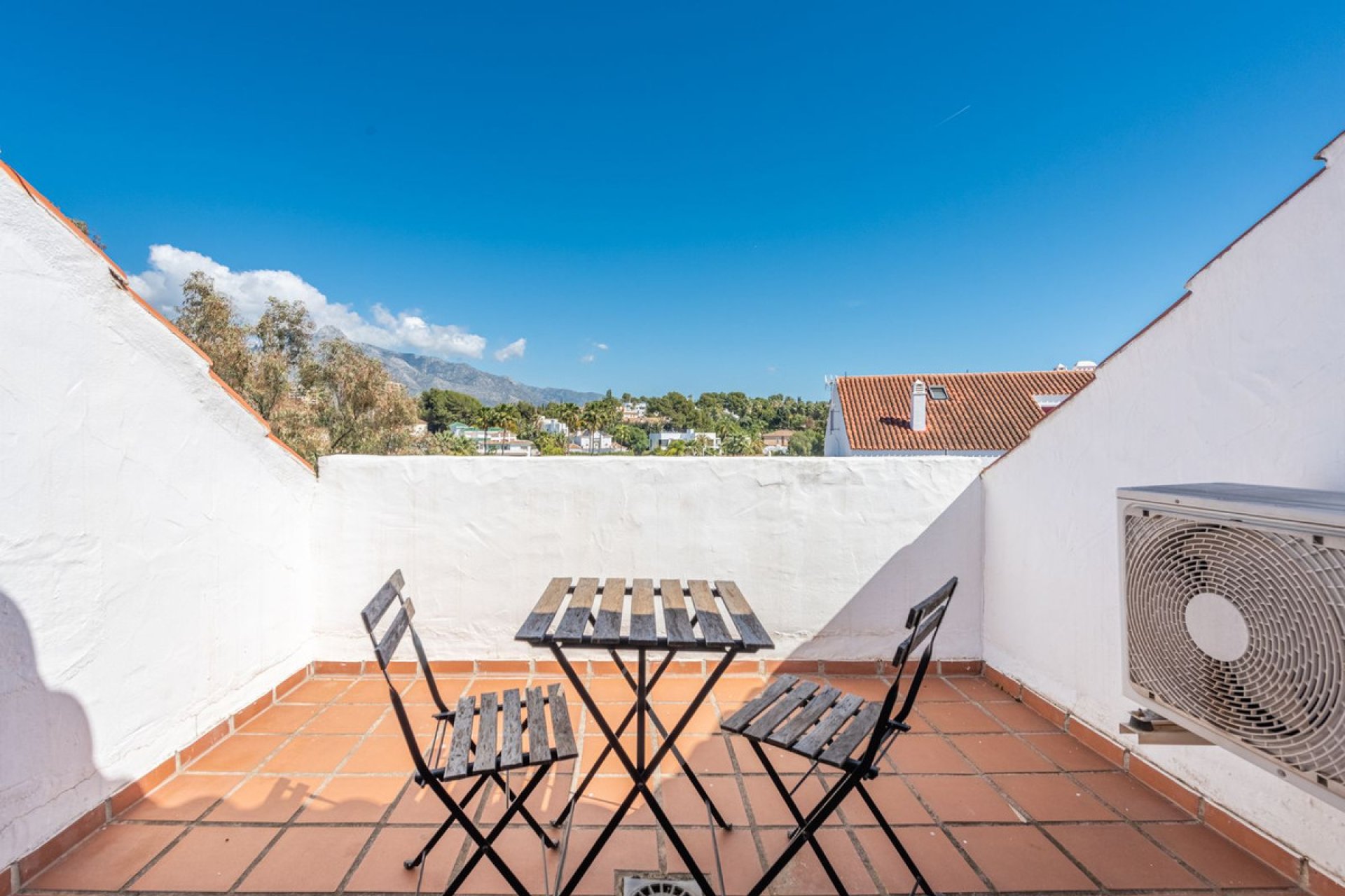 Resale - Apartment - Penthouse - Marbella - Nueva Andalucia