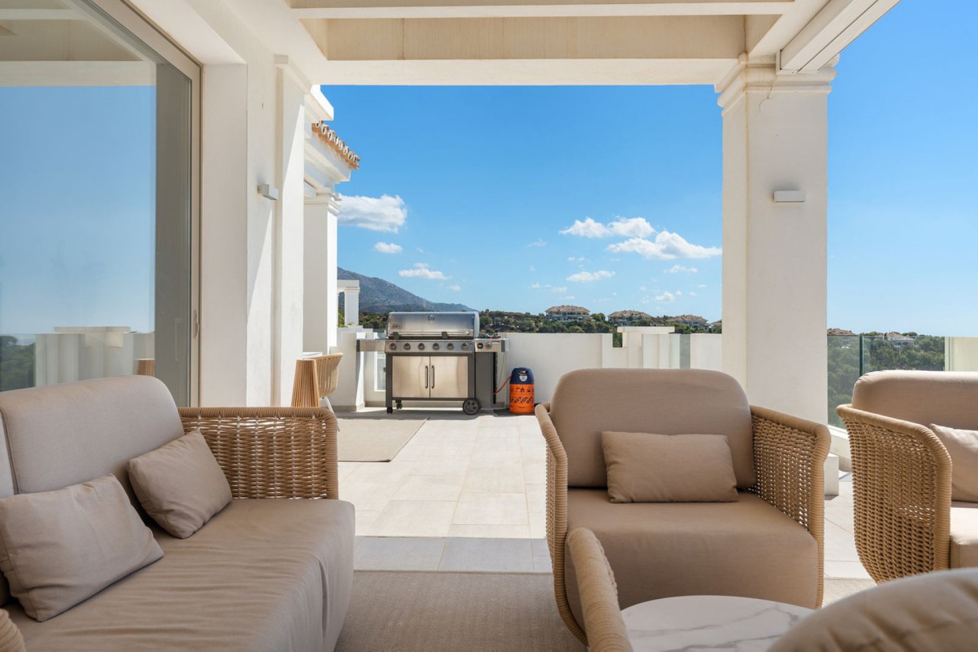 Resale - Apartment - Penthouse - Marbella - Nueva Andalucia