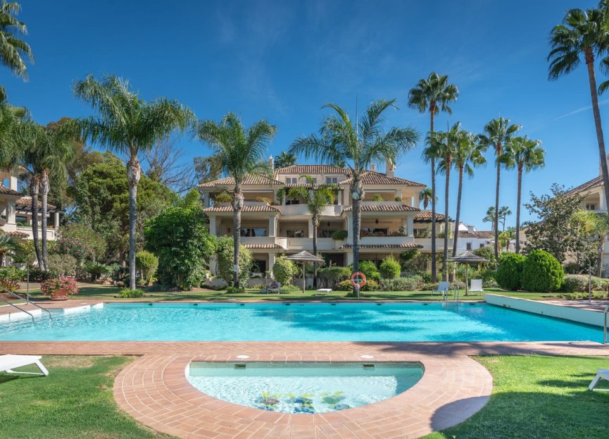 Resale - Apartment - Penthouse - Marbella - Nueva Andalucia