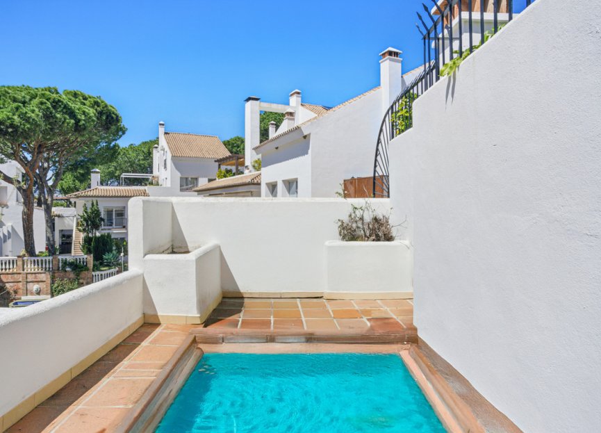 Resale - Apartment - Penthouse - Marbella - Nueva Andalucia
