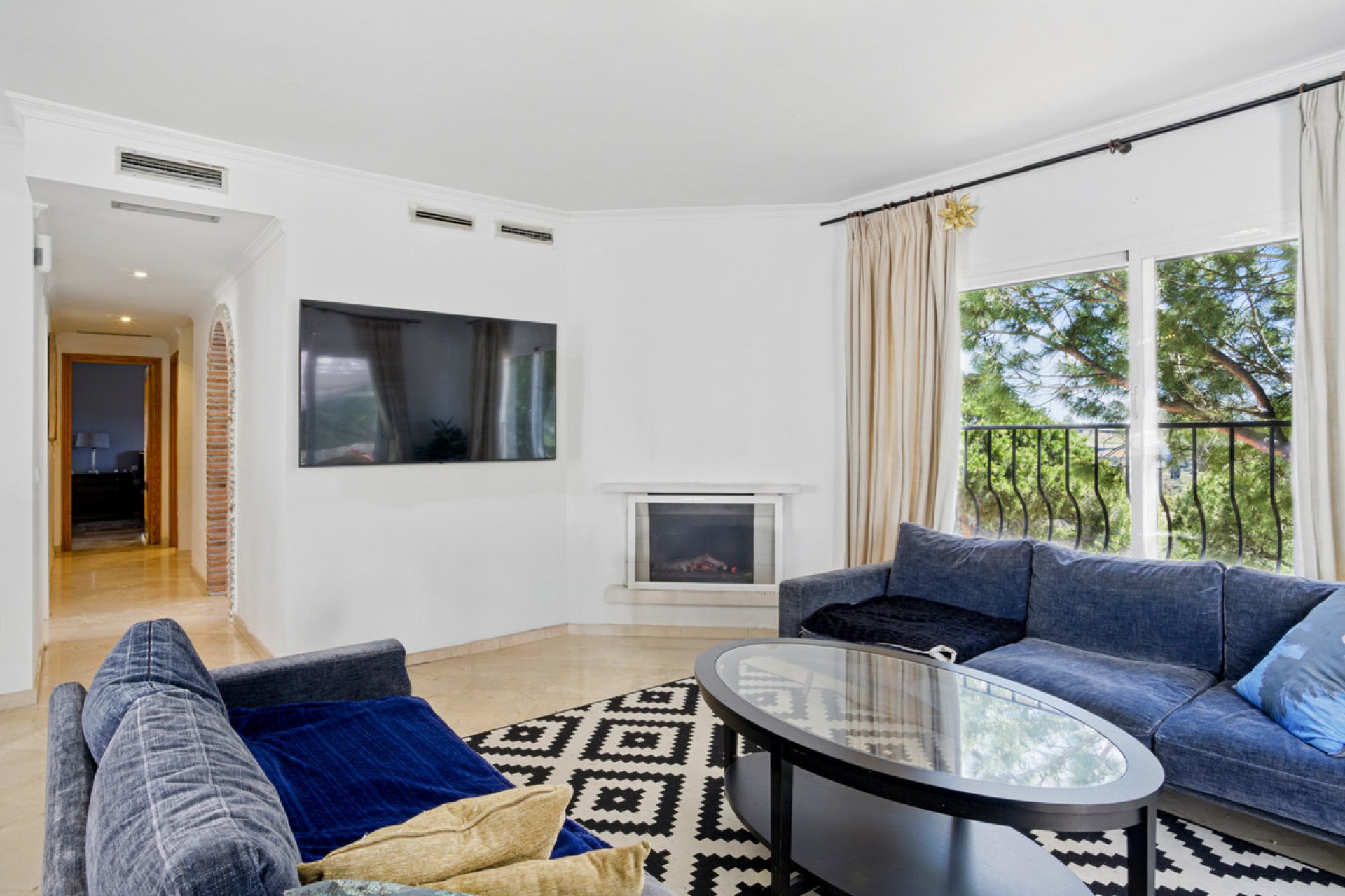 Resale - Apartment - Penthouse - Marbella - Nueva Andalucia