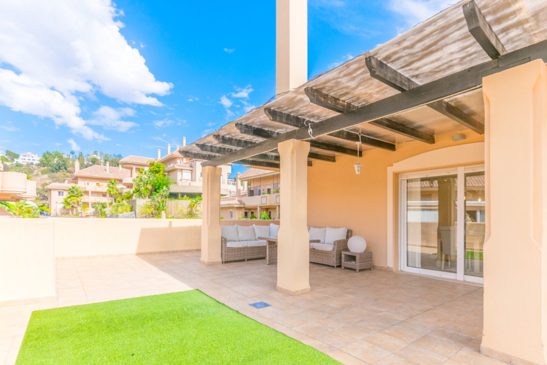 Resale - Apartment - Penthouse - Marbella - Nueva Andalucia