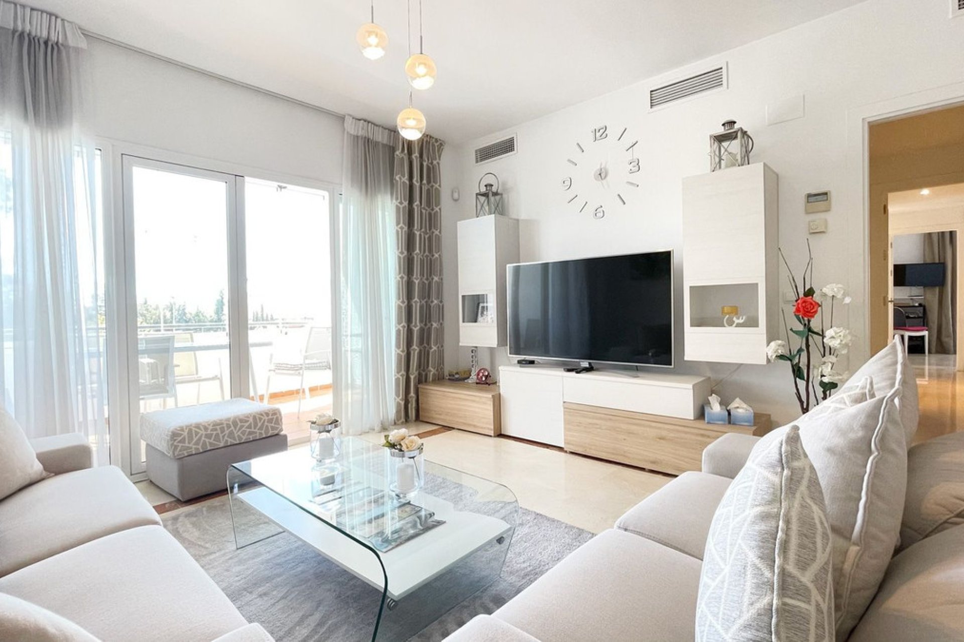 Resale - Apartment - Penthouse - Marbella - Nueva Andalucia