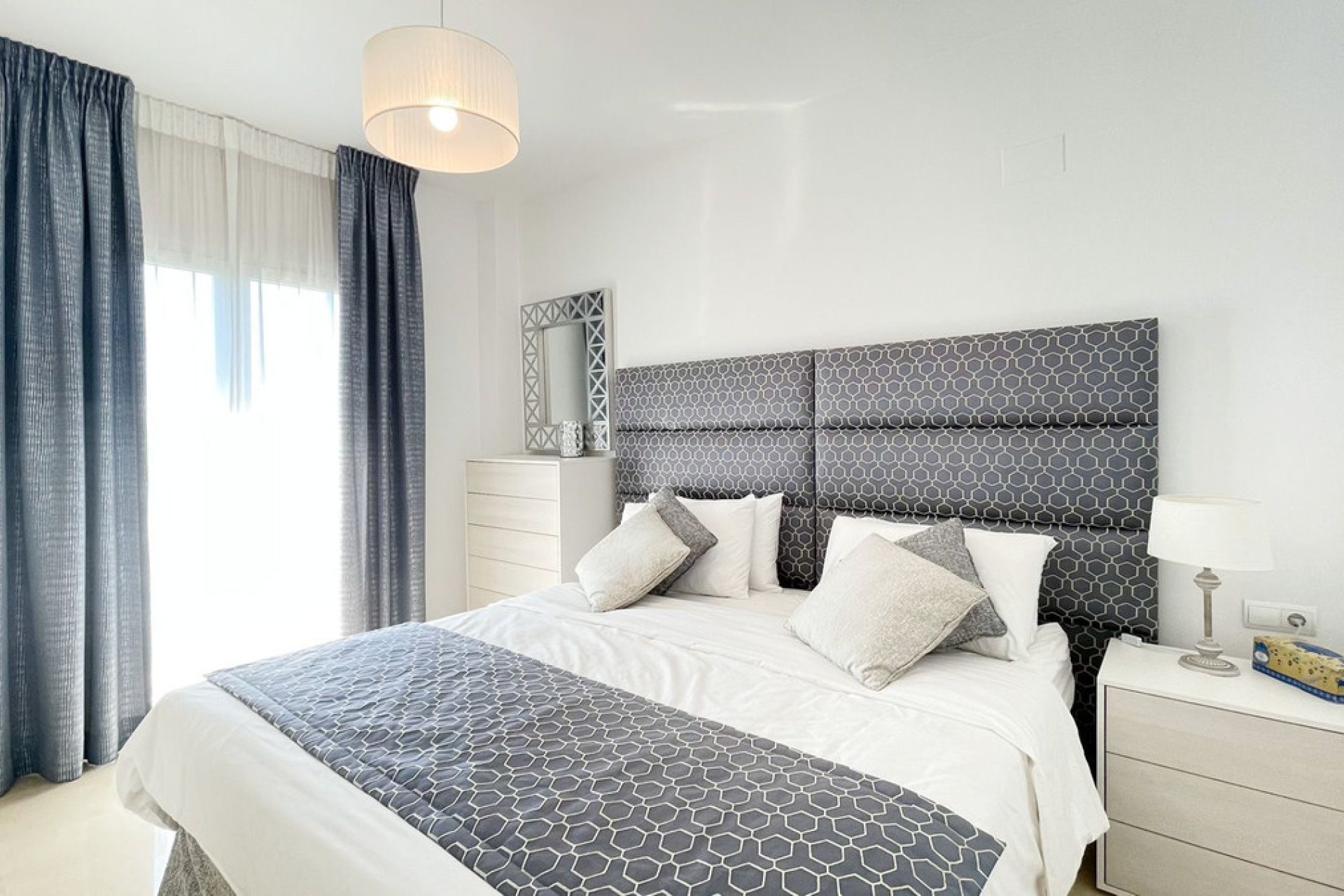 Resale - Apartment - Penthouse - Marbella - Nueva Andalucia