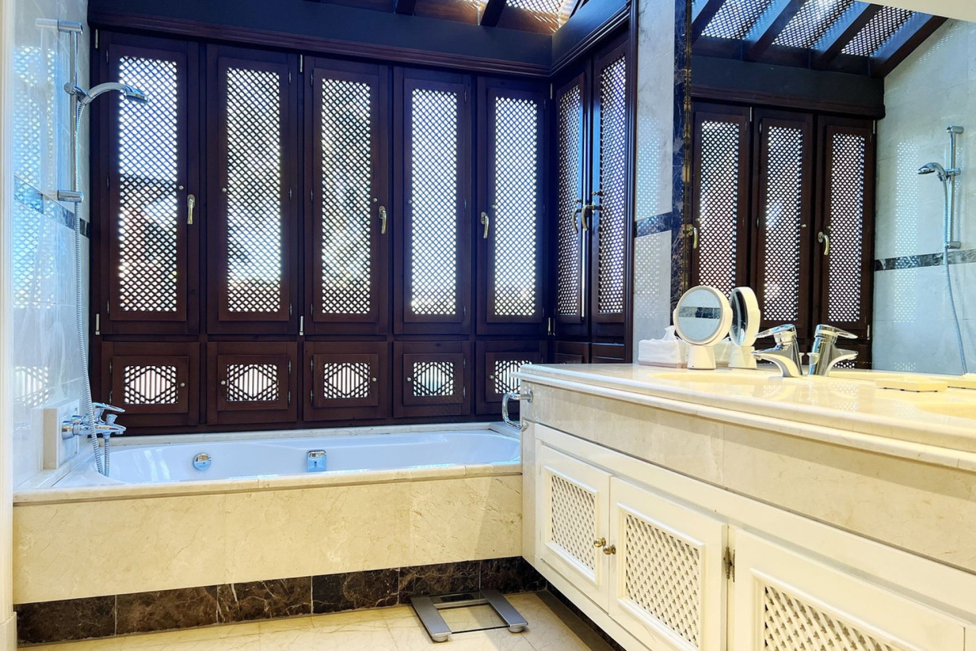 Resale - Apartment - Penthouse - Marbella - Nueva Andalucia