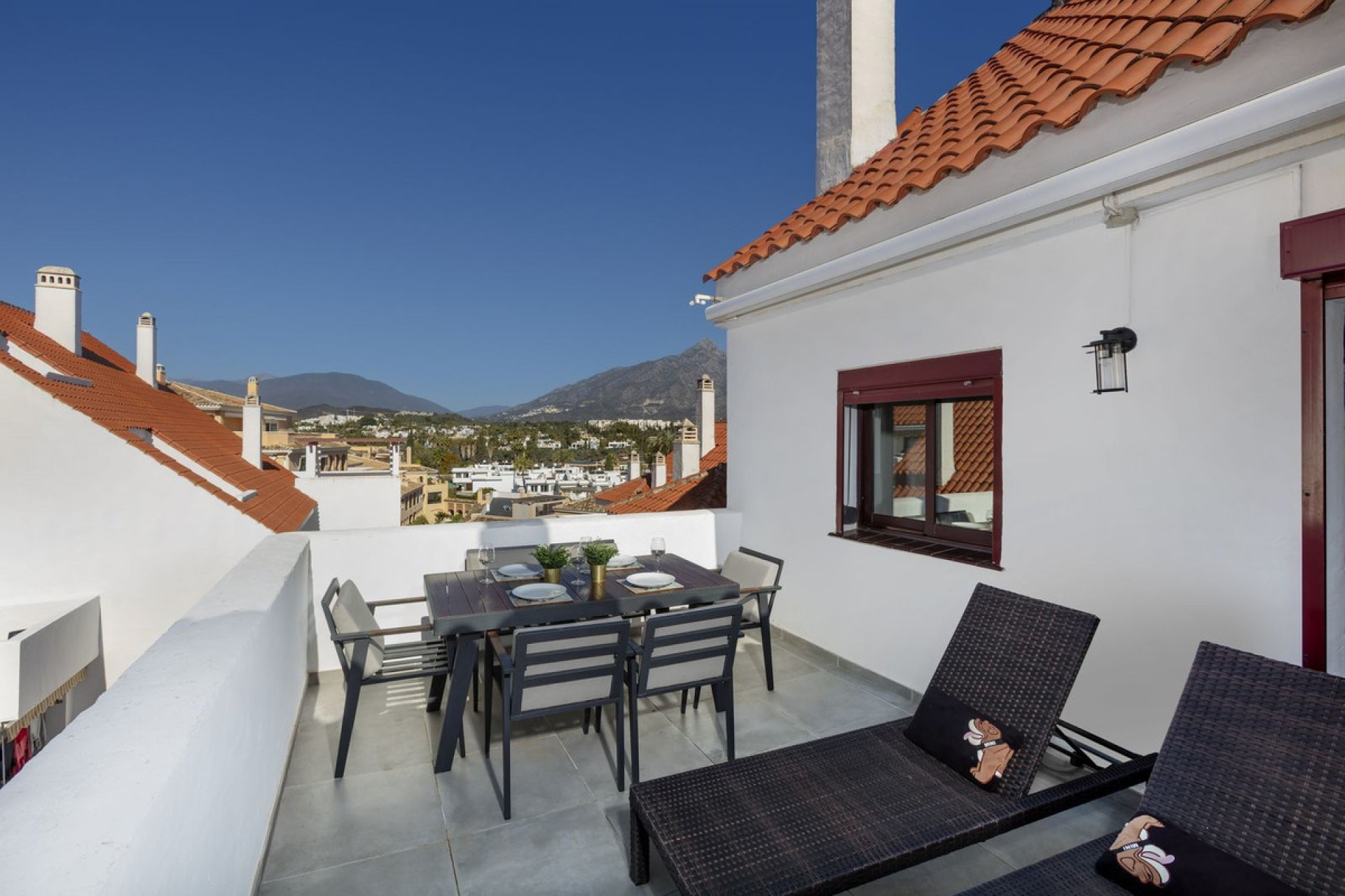 Resale - Apartment - Penthouse - Marbella - Nueva Andalucia