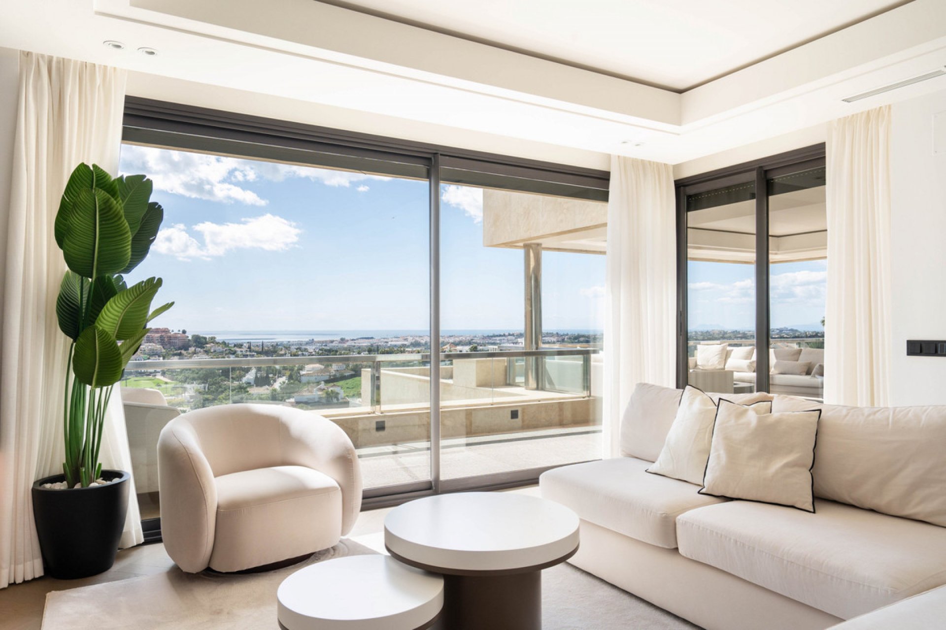 Resale - Apartment - Penthouse - Marbella - Nueva Andalucia