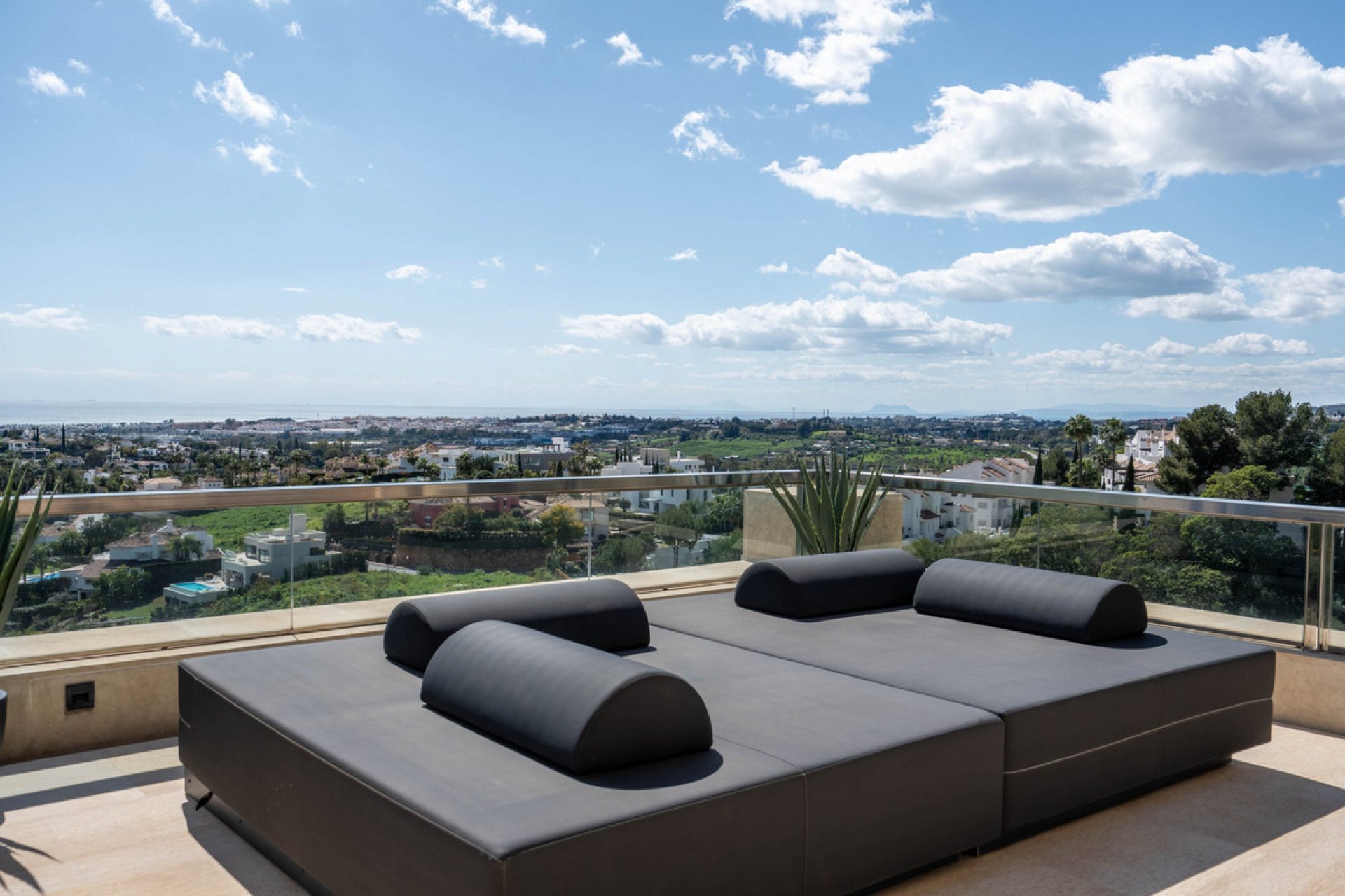 Resale - Apartment - Penthouse - Marbella - Nueva Andalucia