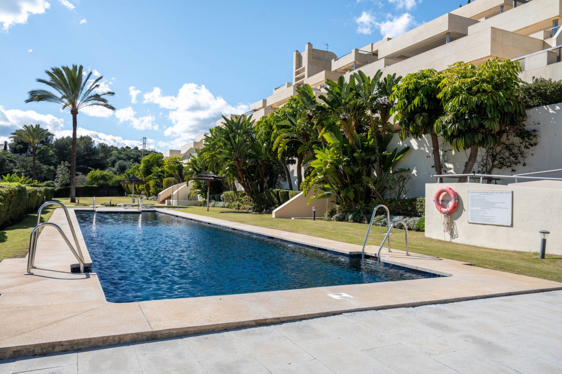 Resale - Apartment - Penthouse - Marbella - Nueva Andalucia