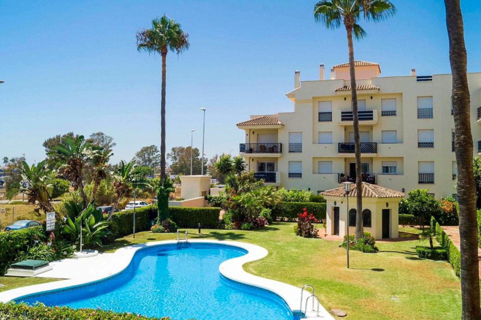 Resale - Apartment - Penthouse - Marbella - Nueva Andalucia