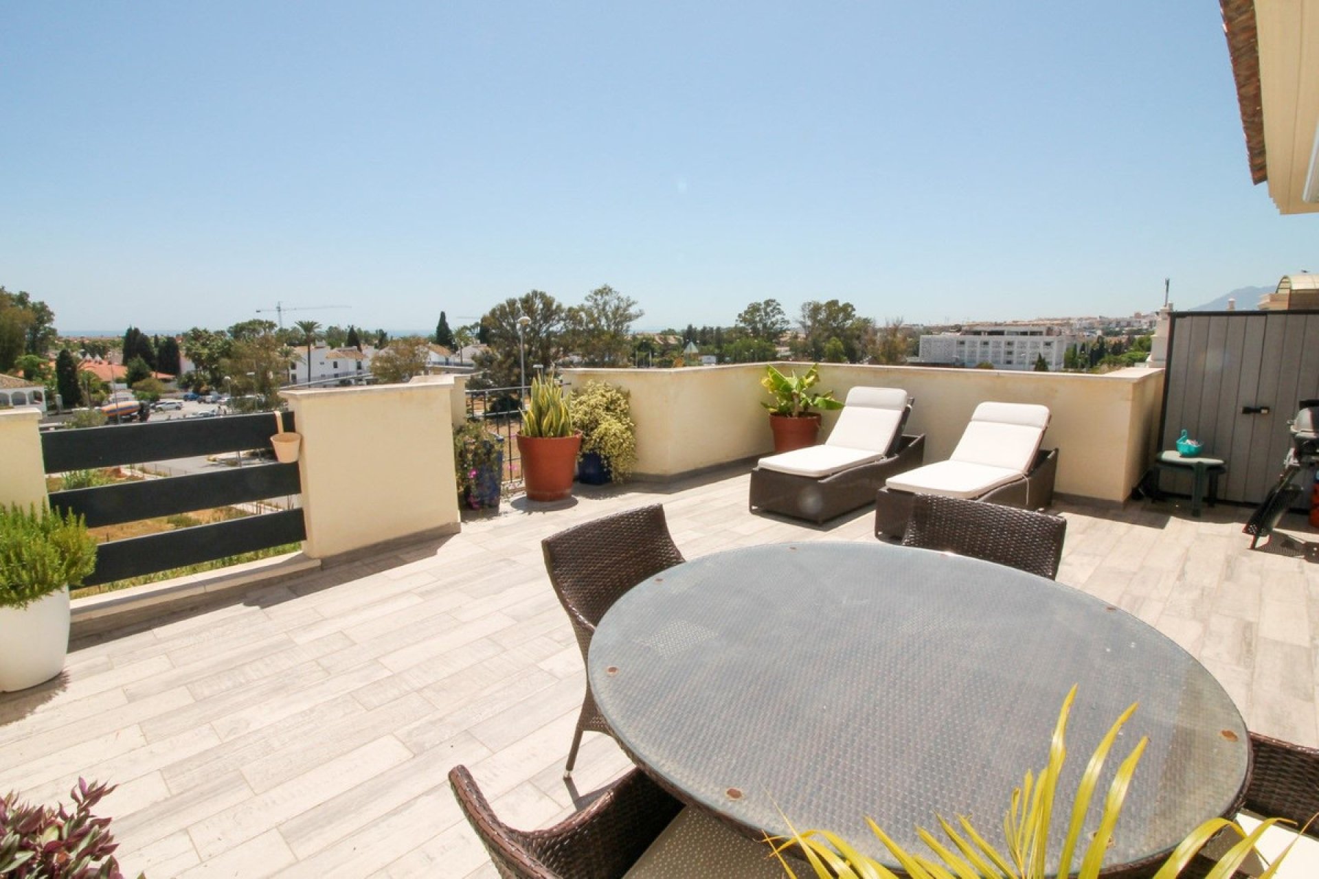 Resale - Apartment - Penthouse - Marbella - Nueva Andalucia