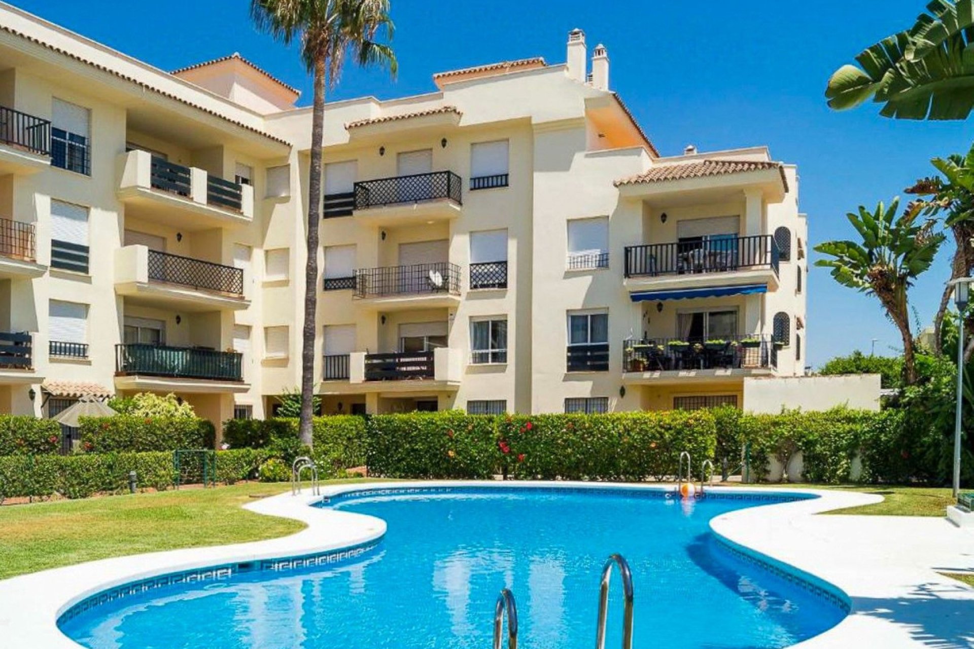 Resale - Apartment - Penthouse - Marbella - Nueva Andalucia