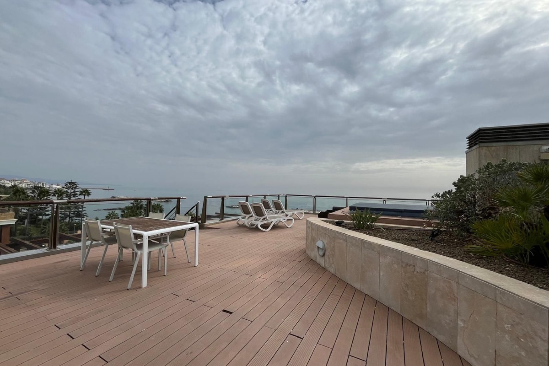 Resale - Apartment - Penthouse - Marbella - Puerto Banús