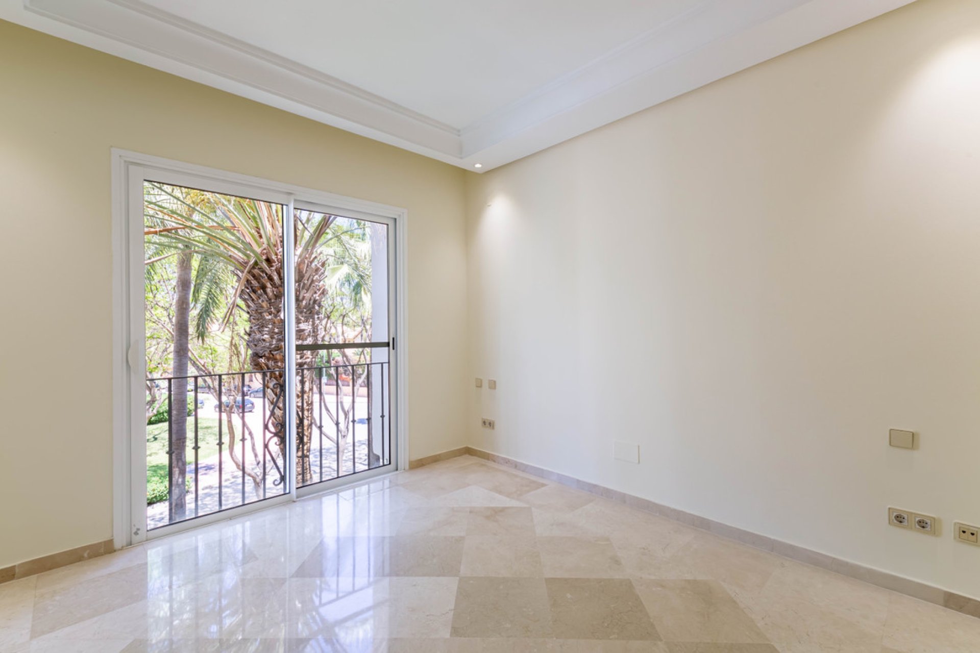 Resale - Apartment - Penthouse - Marbella - Puerto Banús