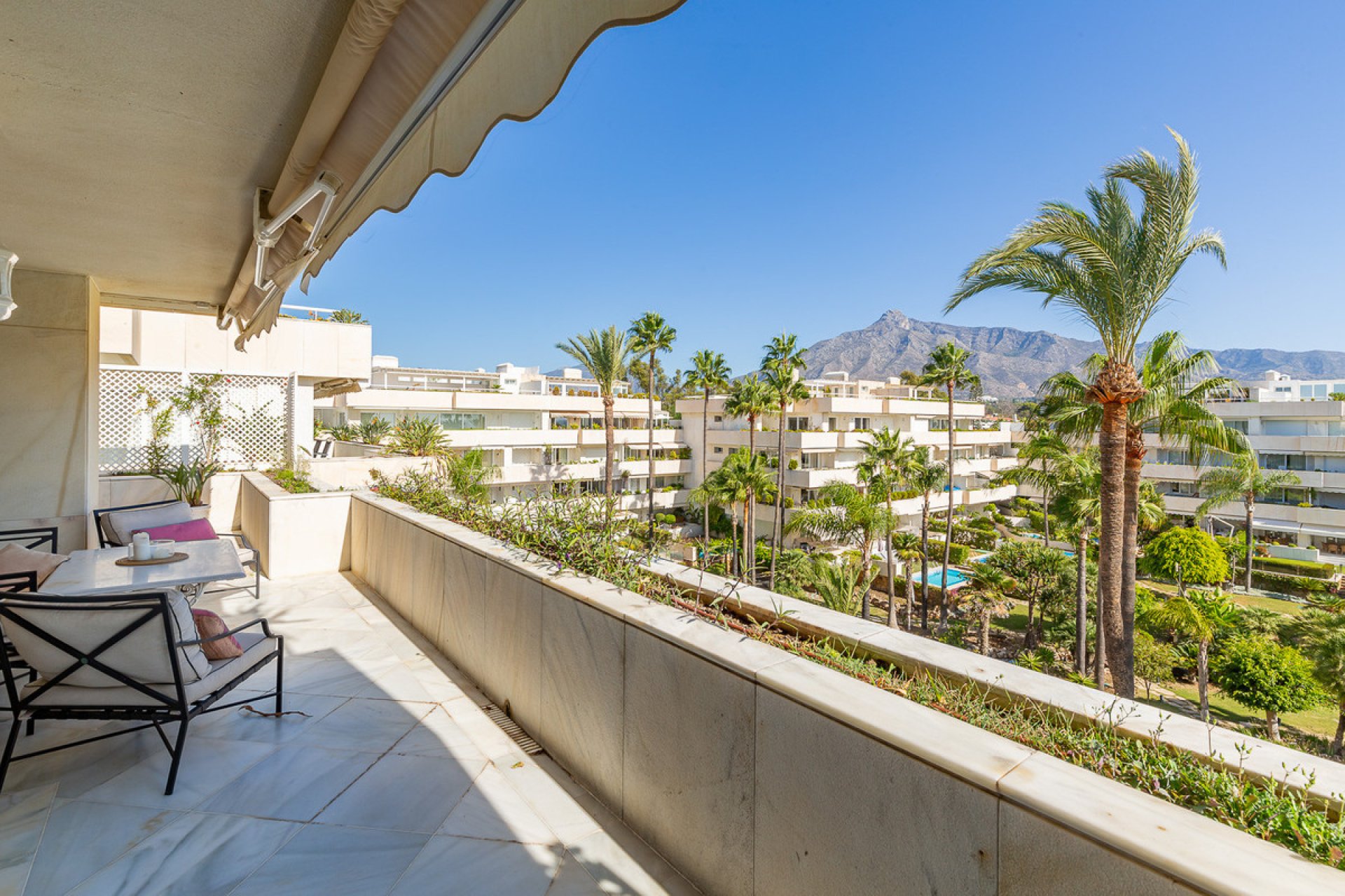 Resale - Apartment - Penthouse - Marbella - Puerto Banús