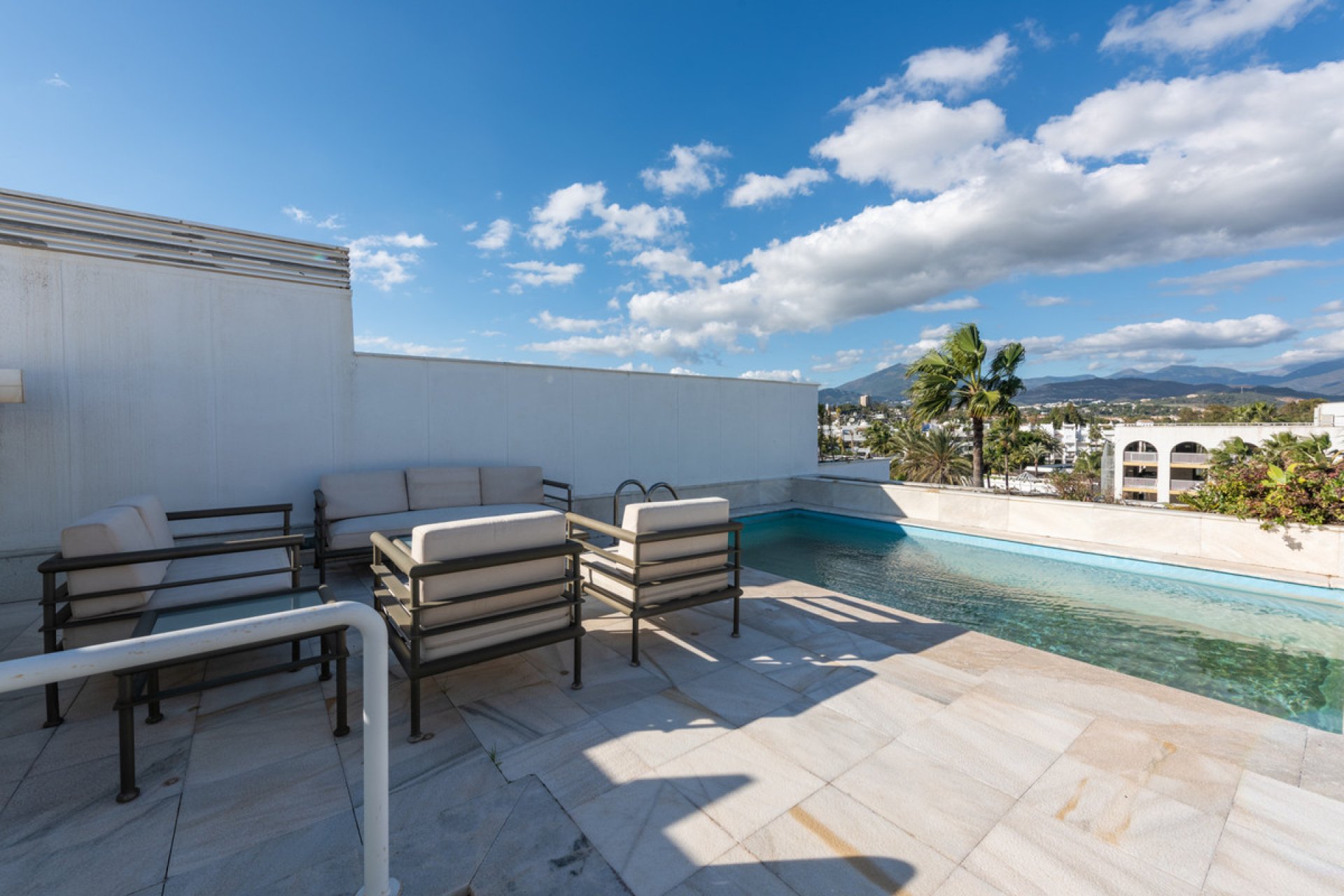 Resale - Apartment - Penthouse - Marbella - Puerto Banús