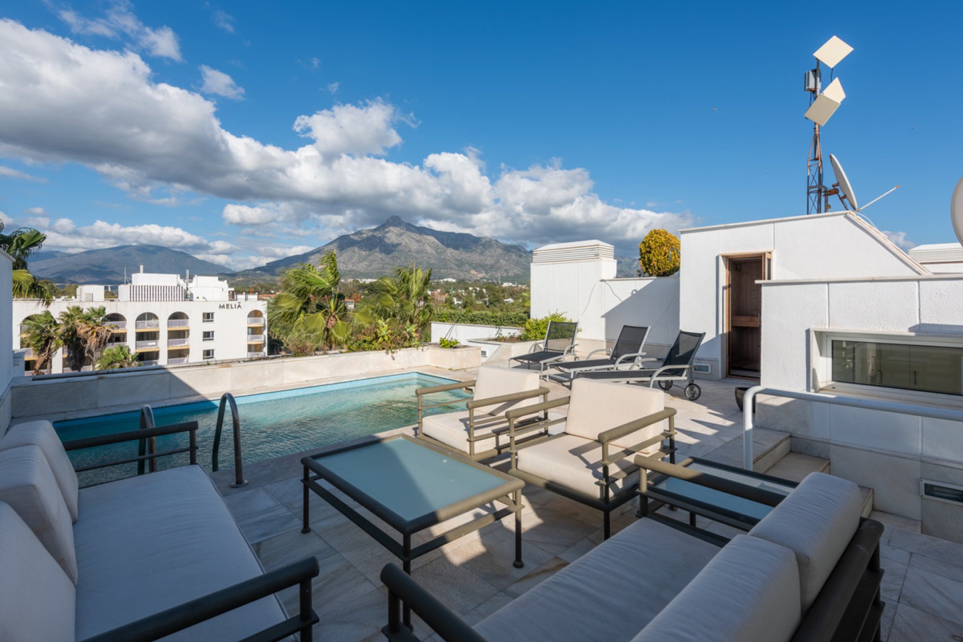 Resale - Apartment - Penthouse - Marbella - Puerto Banús