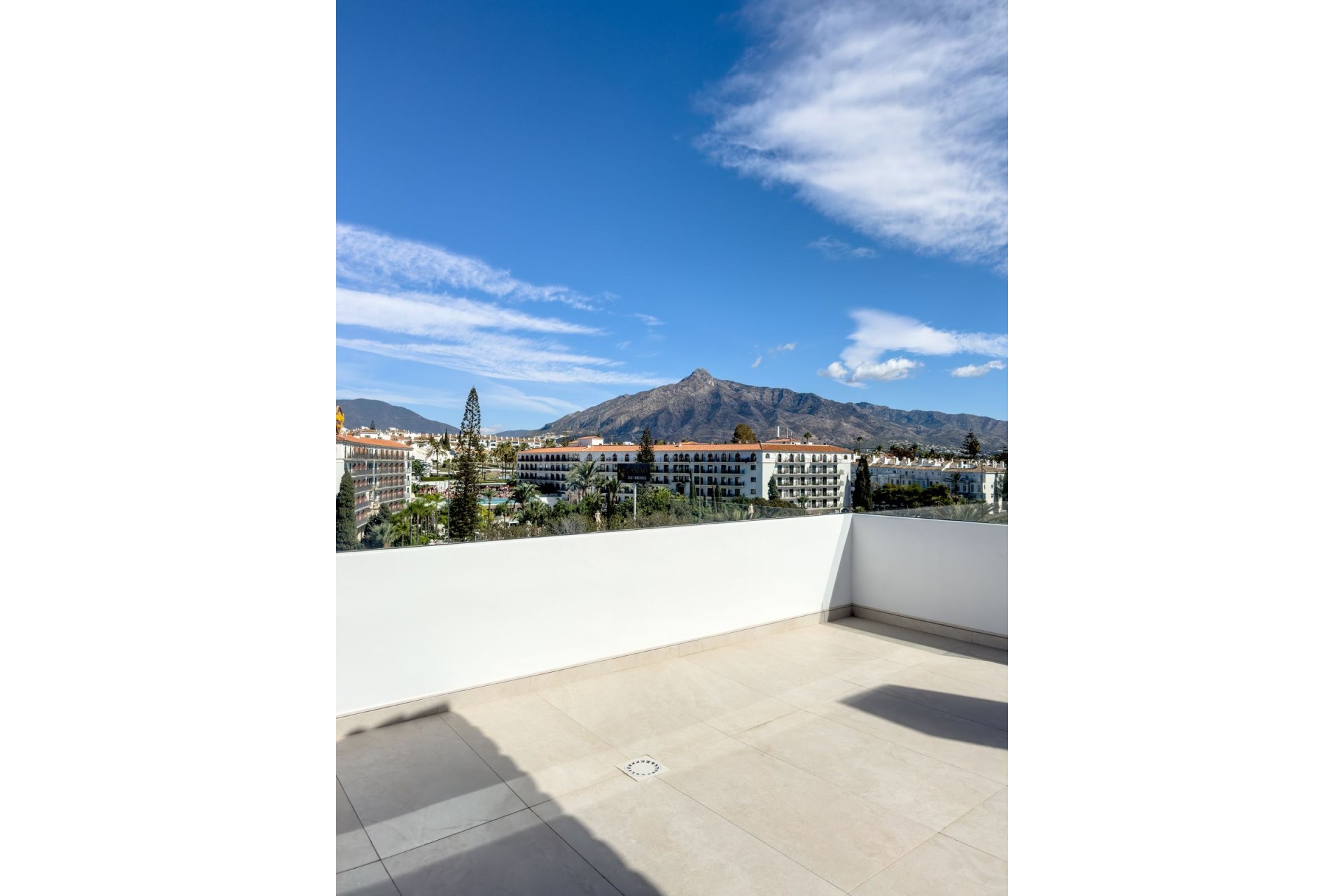 Resale - Apartment - Penthouse - Marbella - Puerto Banús