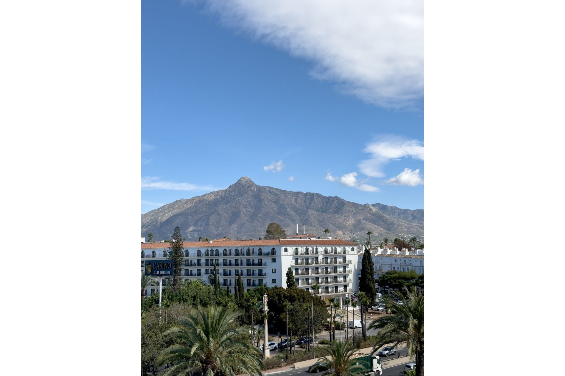 Resale - Apartment - Penthouse - Marbella - Puerto Banús