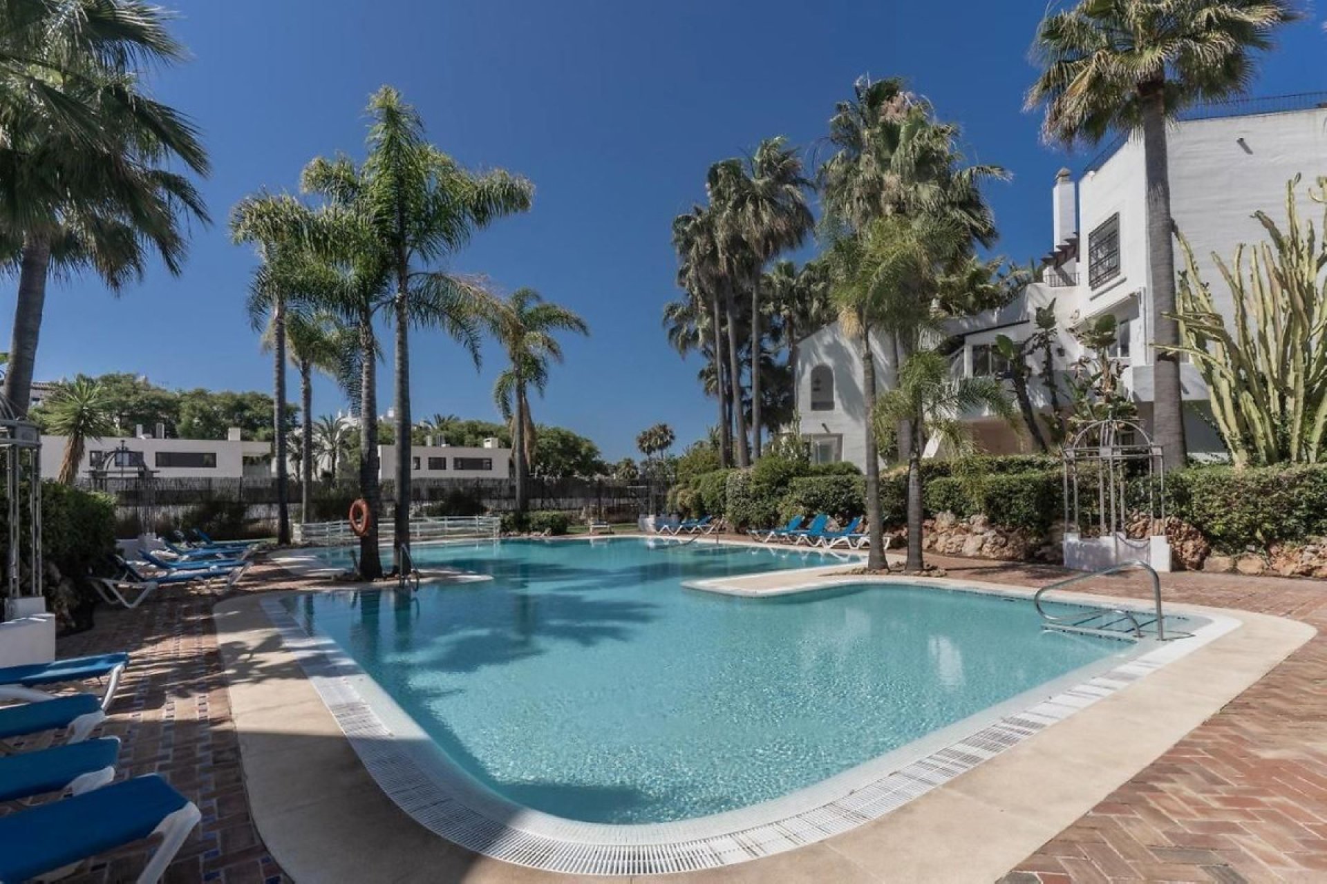 Resale - Apartment - Penthouse - Marbella - Puerto Banús