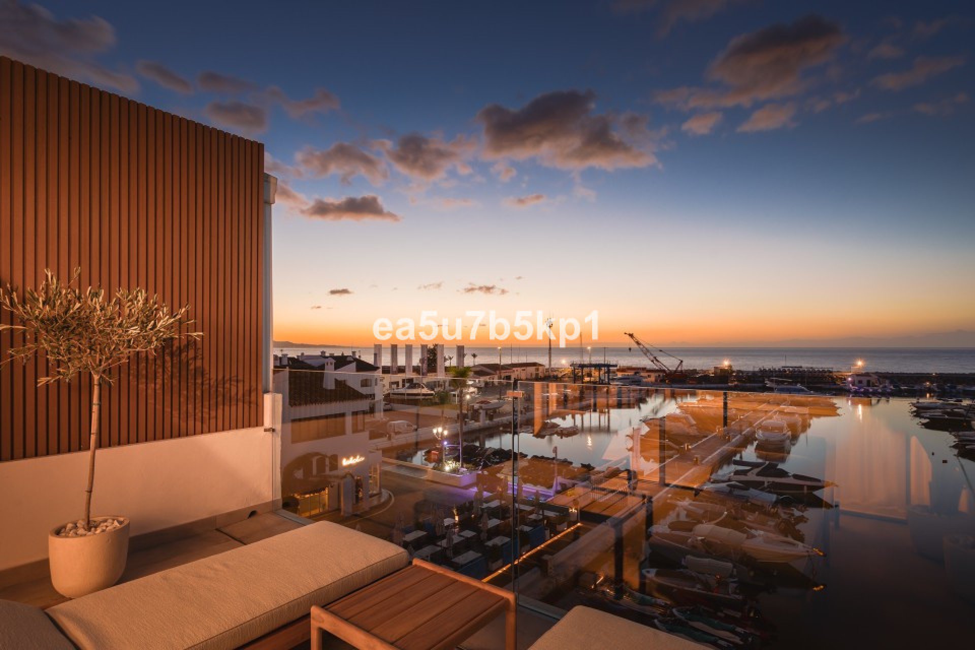 Resale - Apartment - Penthouse - Marbella - Puerto Banús