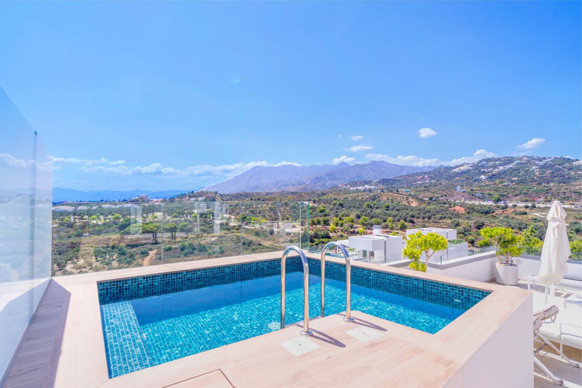 Resale - Apartment - Penthouse - Marbella - Santa Clara