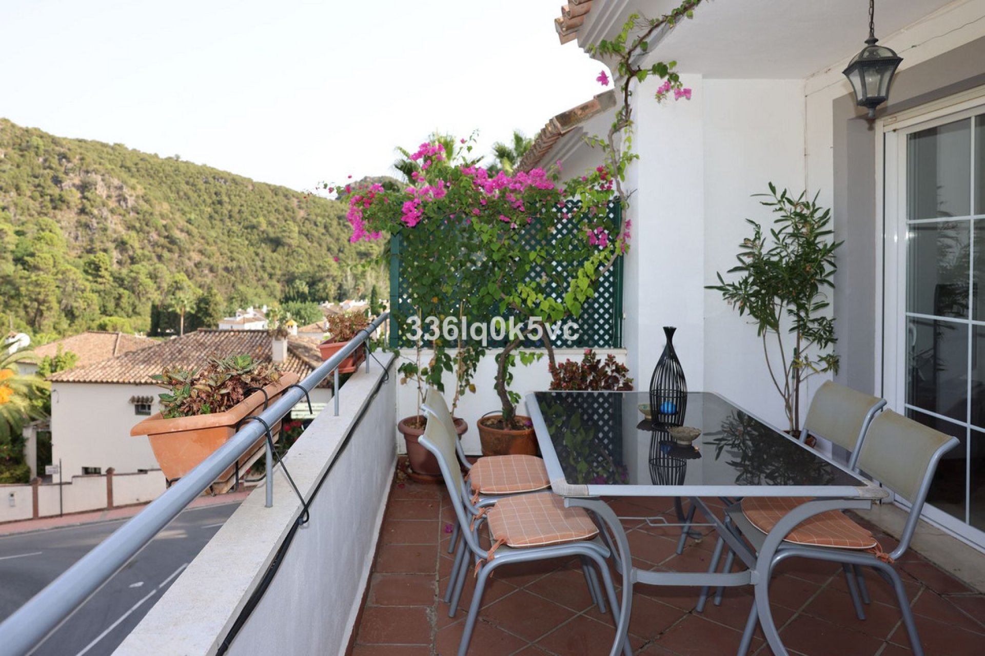 Resale - Apartment - Top Floor Apartment - Benahavís - Benahavís Centro