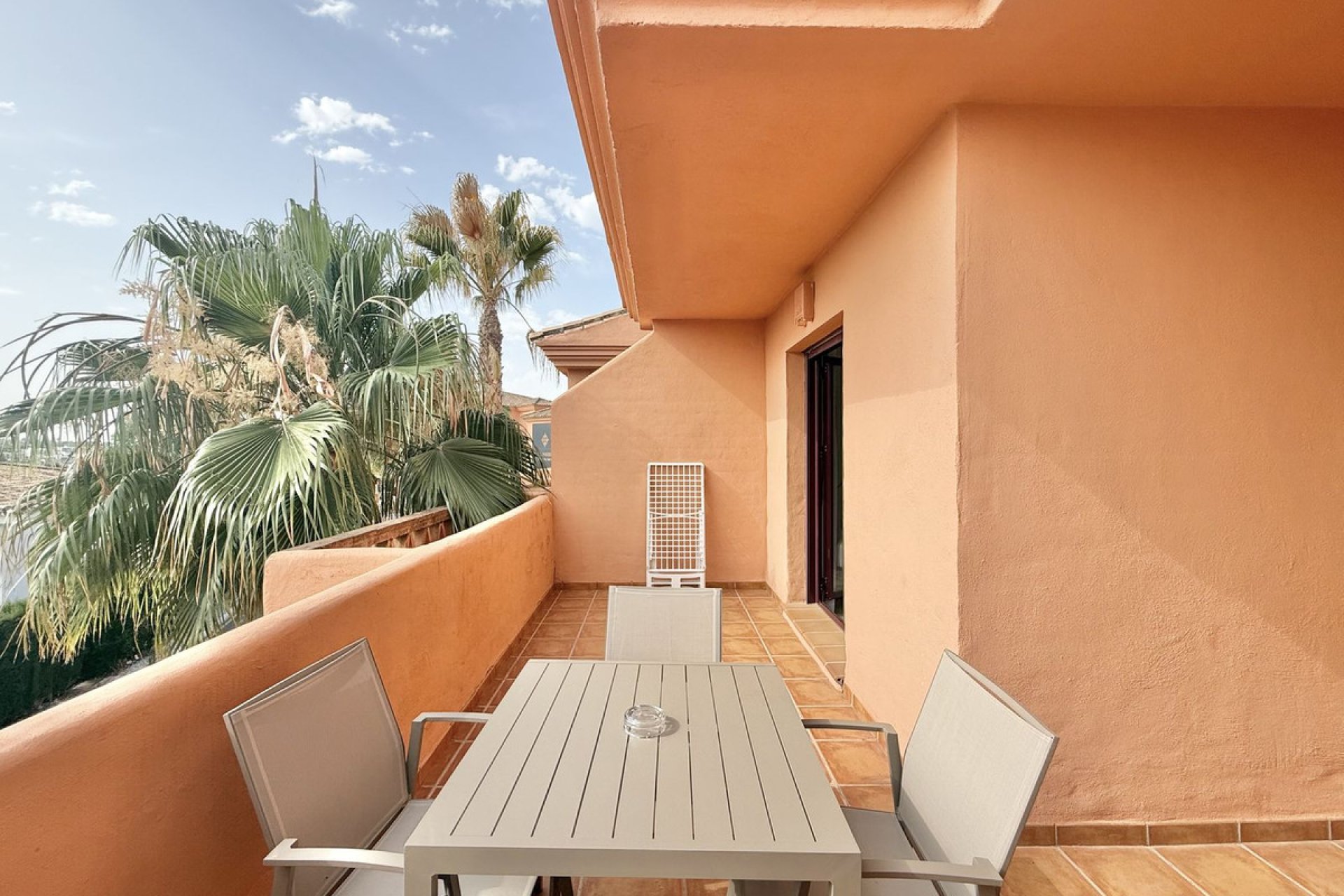 Resale - Apartment - Top Floor Apartment - Benahavís - Benahavís Centro