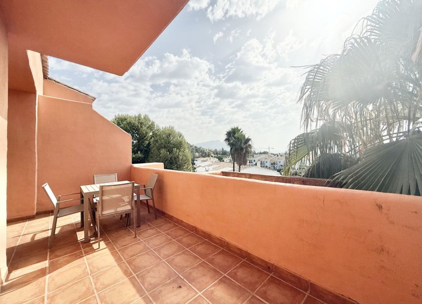 Resale - Apartment - Top Floor Apartment - Benahavís - Benahavís Centro