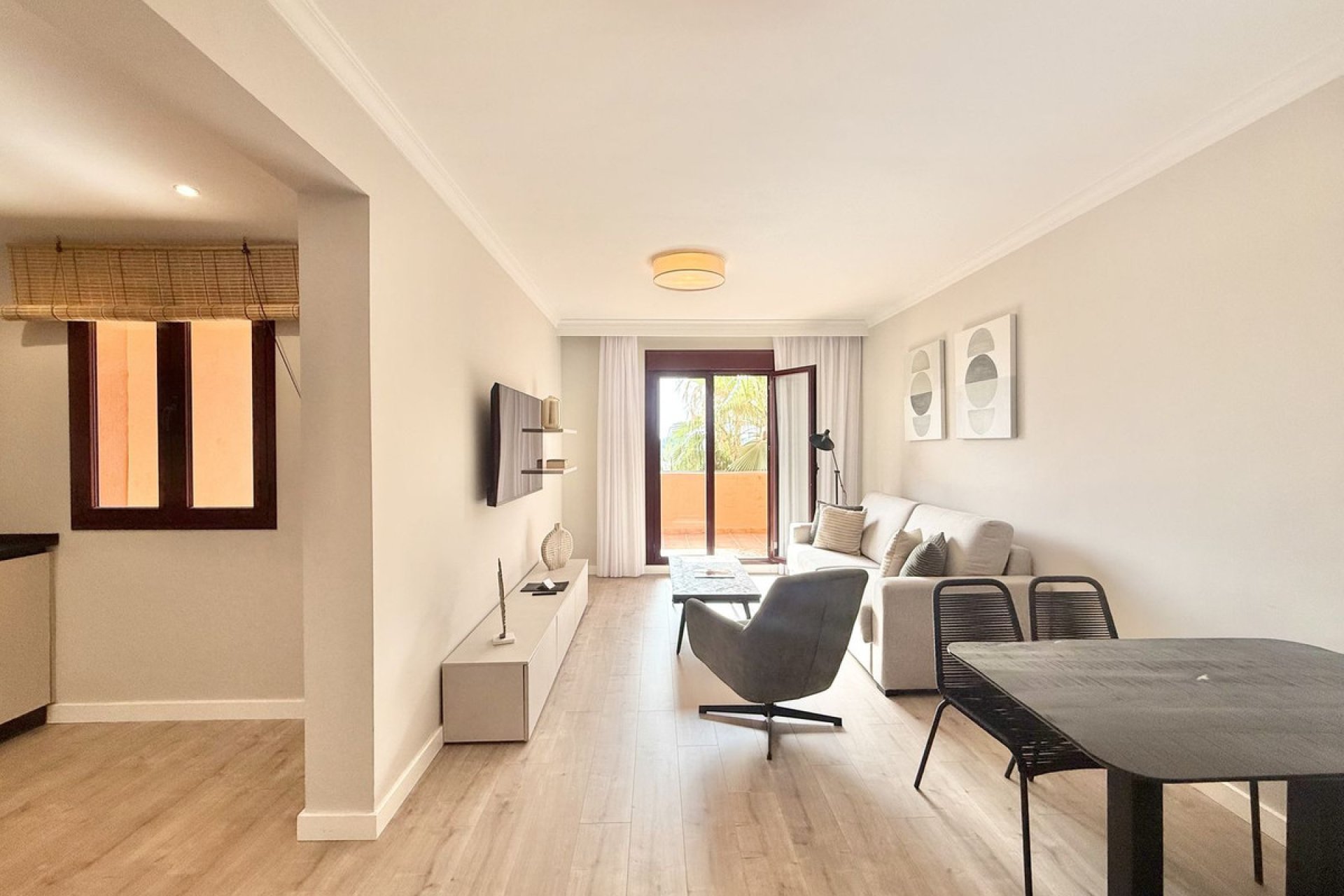 Resale - Apartment - Top Floor Apartment - Benahavís - Benahavís Centro