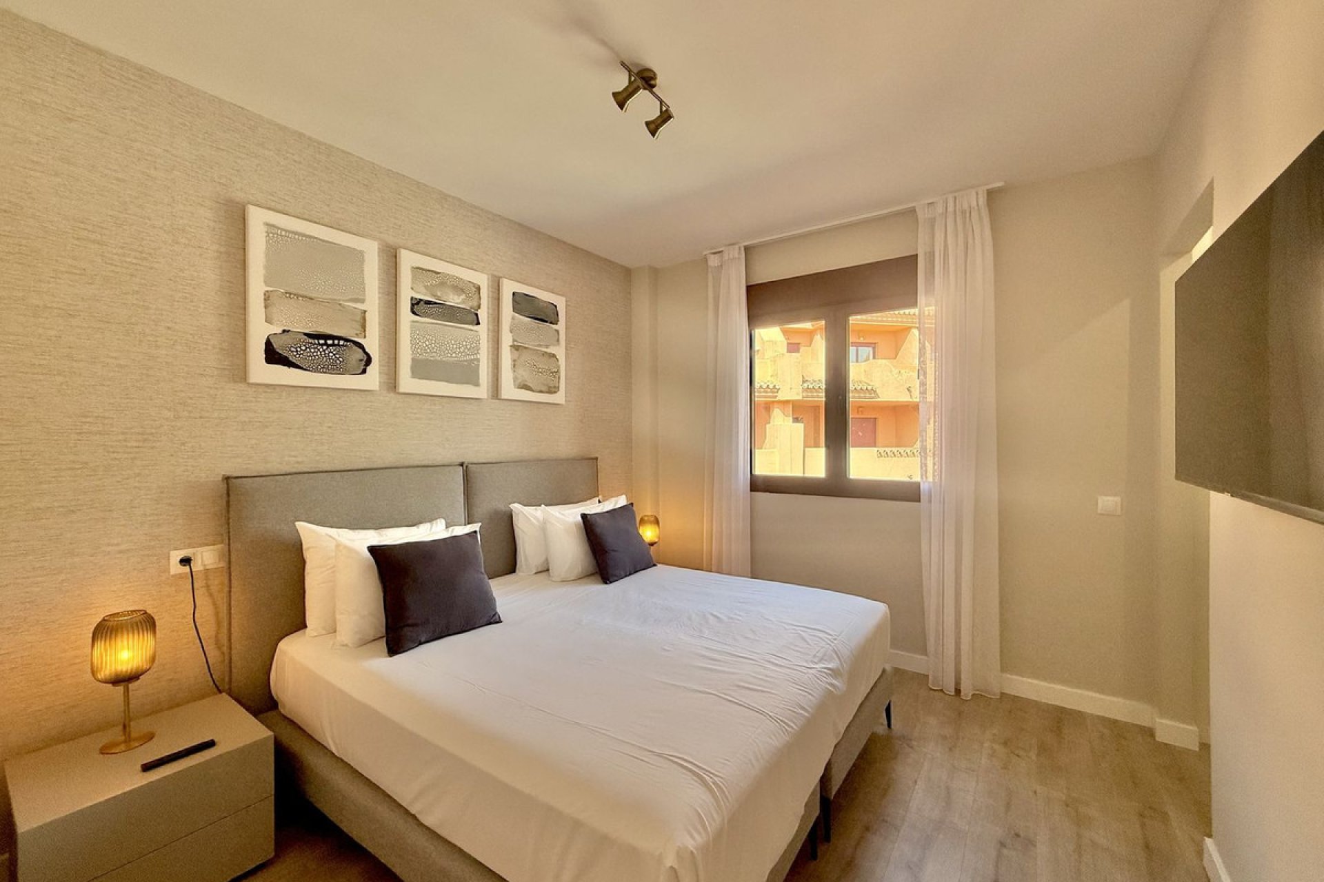 Resale - Apartment - Top Floor Apartment - Benahavís - Benahavís Centro