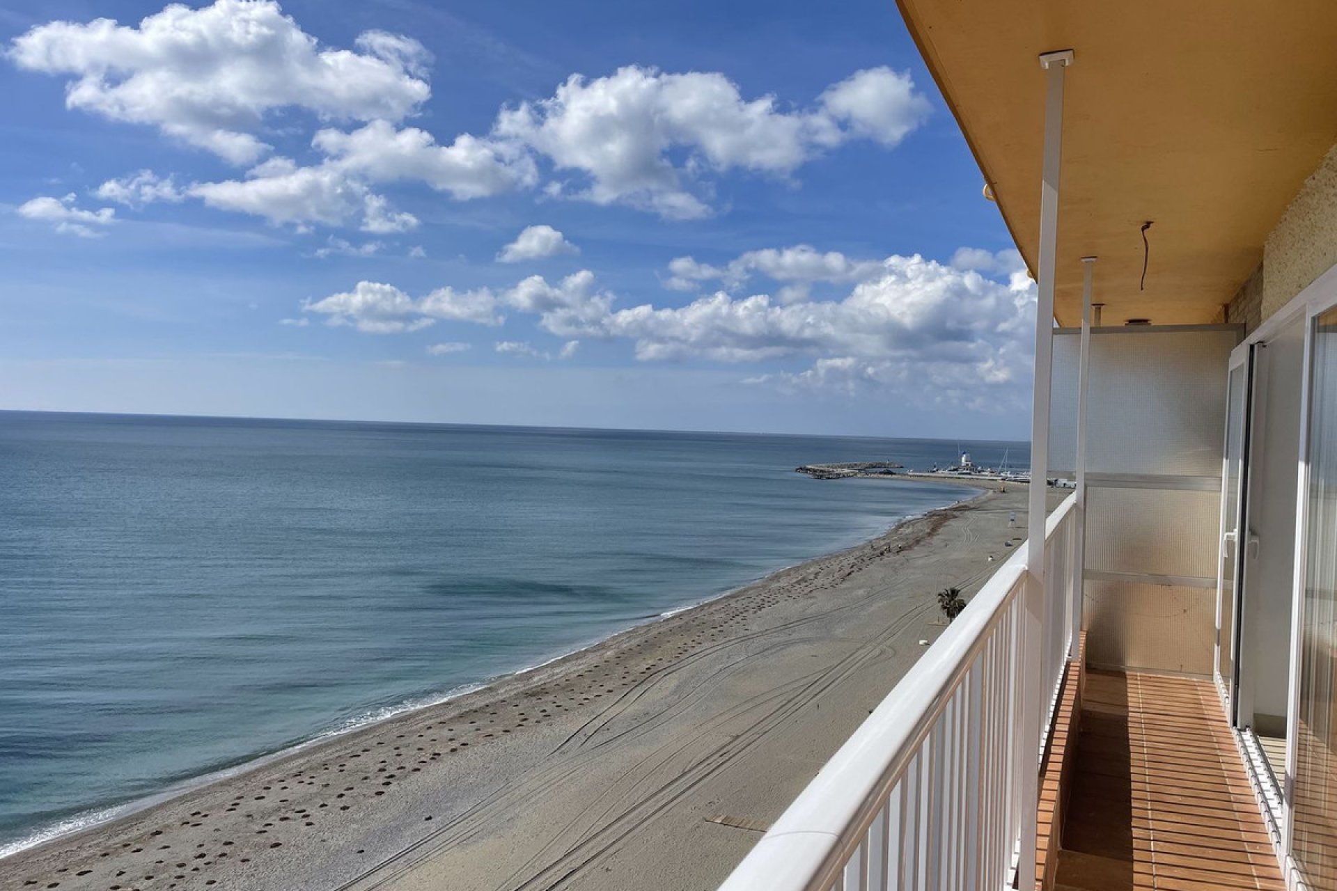 Resale - Apartment - Top Floor Apartment - Casares - Casares Playa