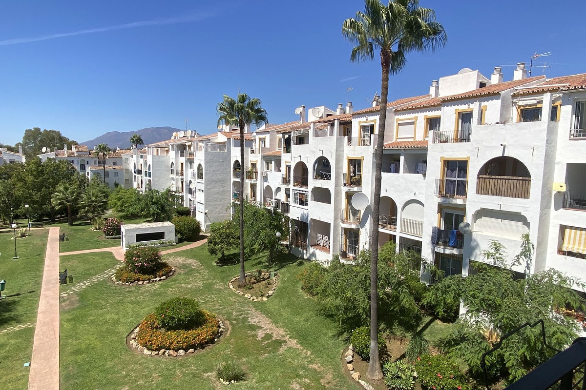 Resale - Apartment - Top Floor Apartment - Estepona - Diana Park
