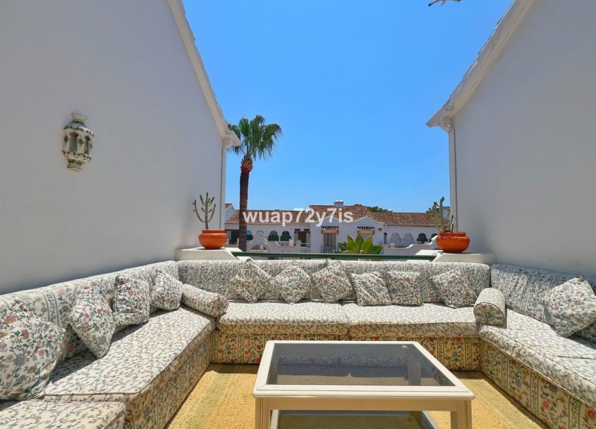 Resale - Apartment - Top Floor Apartment - Estepona - El Presidente