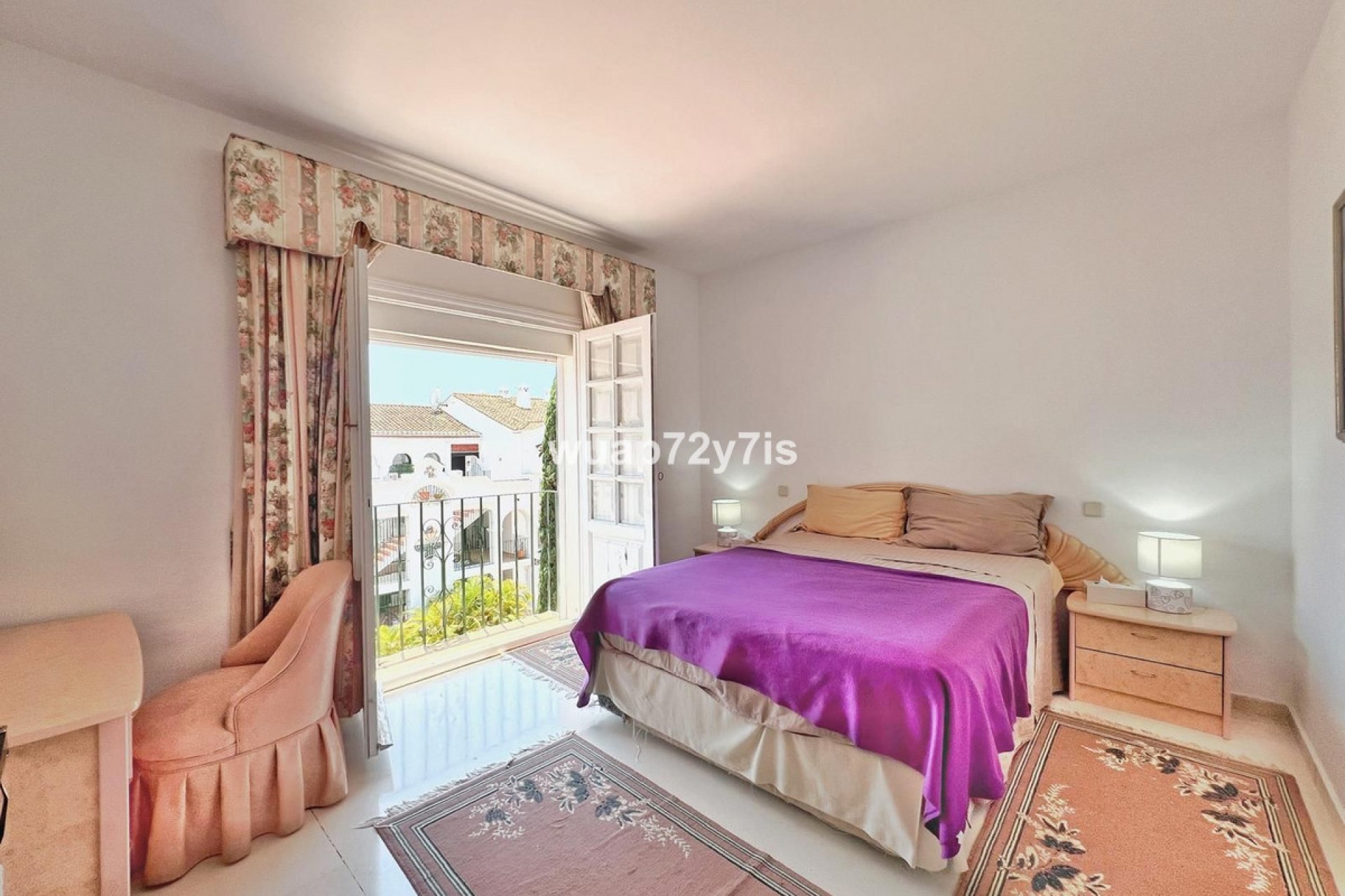 Resale - Apartment - Top Floor Apartment - Estepona - El Presidente