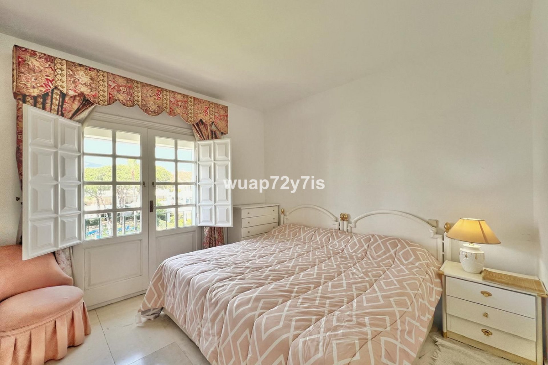 Resale - Apartment - Top Floor Apartment - Estepona - El Presidente