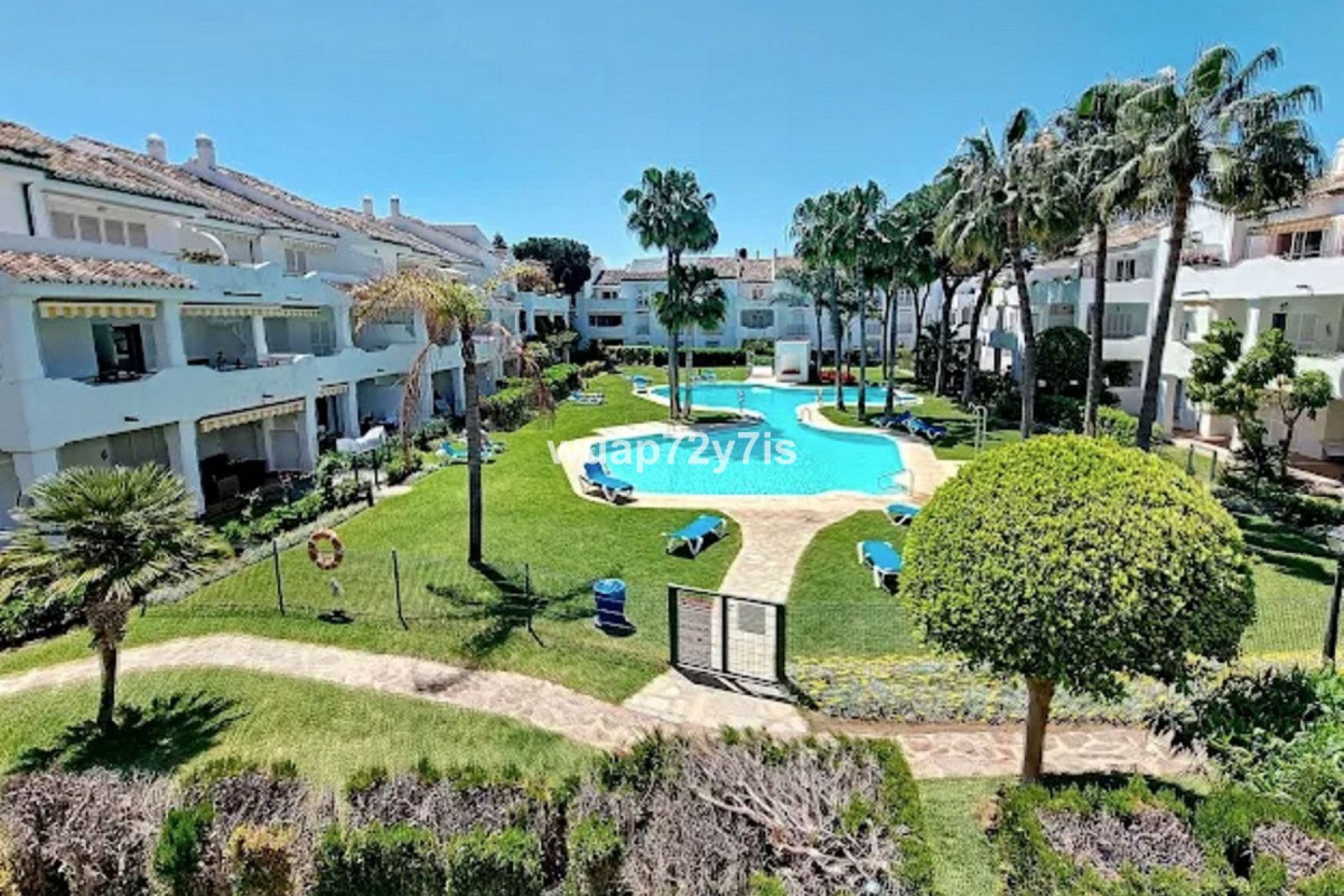 Resale - Apartment - Top Floor Apartment - Estepona - El Presidente