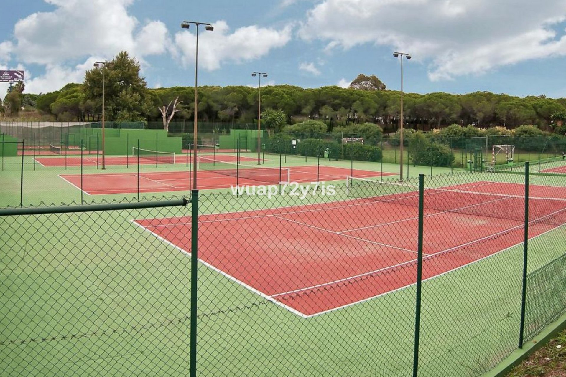 Resale - Apartment - Top Floor Apartment - Estepona - El Presidente