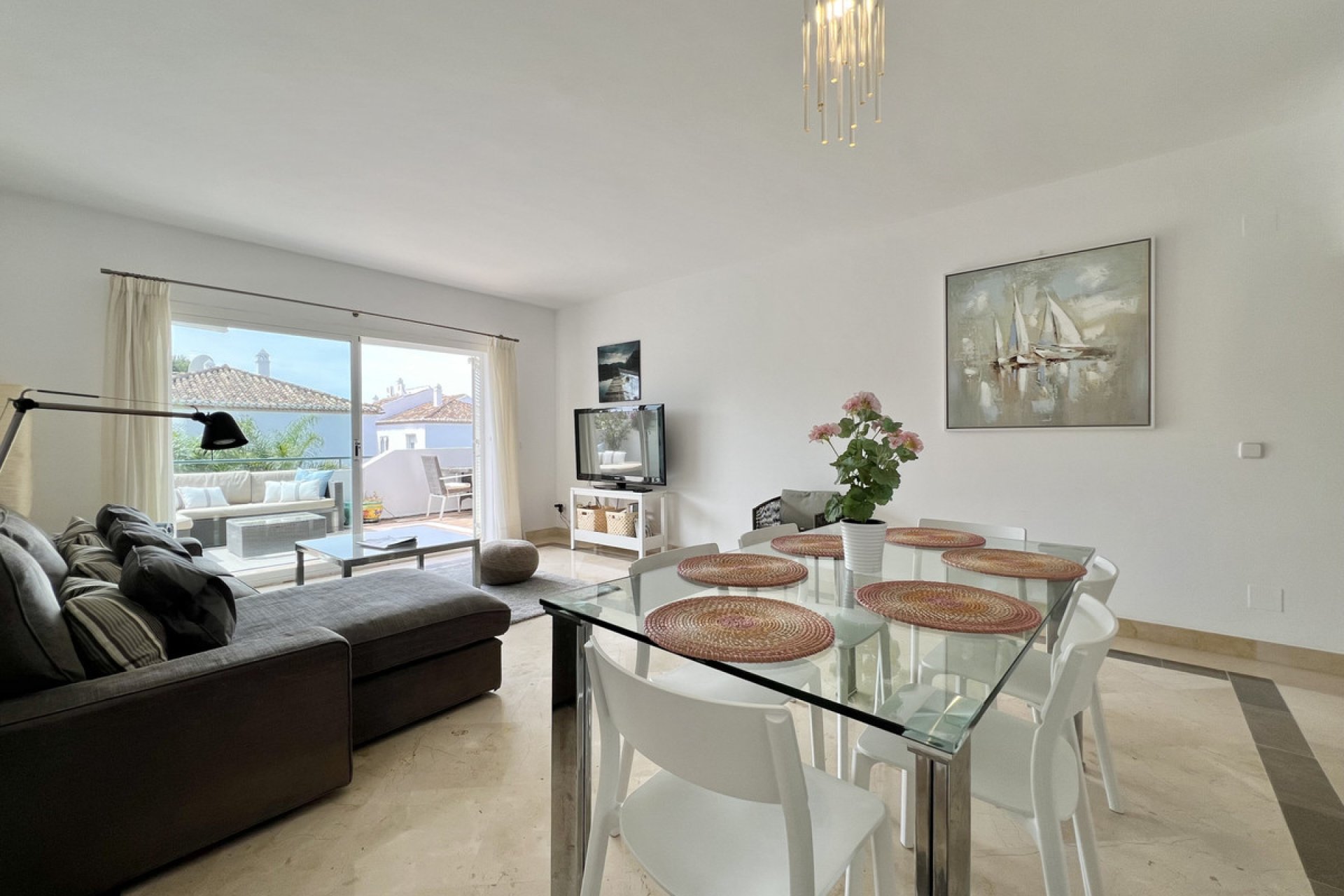 Resale - Apartment - Top Floor Apartment - Estepona - El Presidente