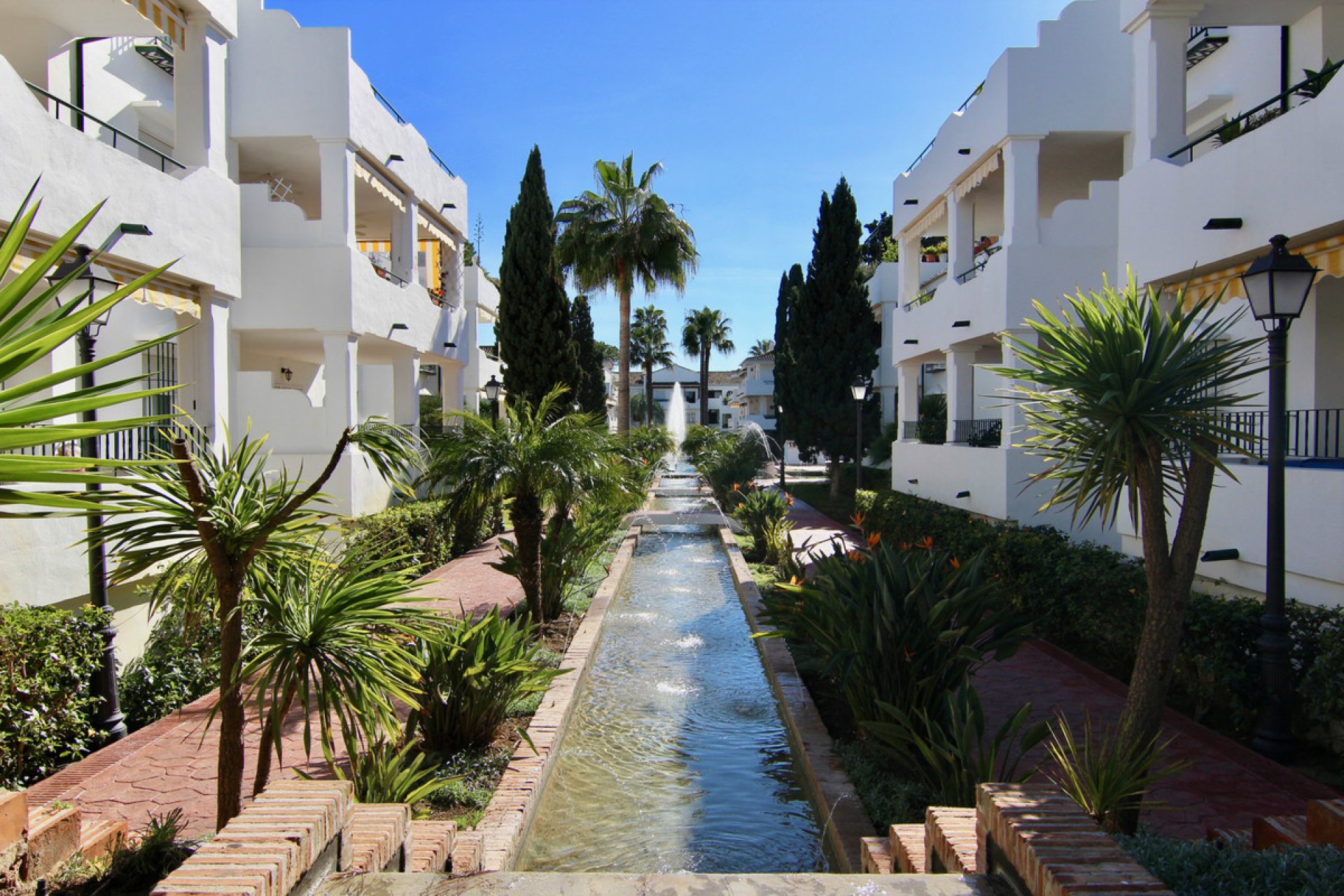 Resale - Apartment - Top Floor Apartment - Estepona - El Presidente
