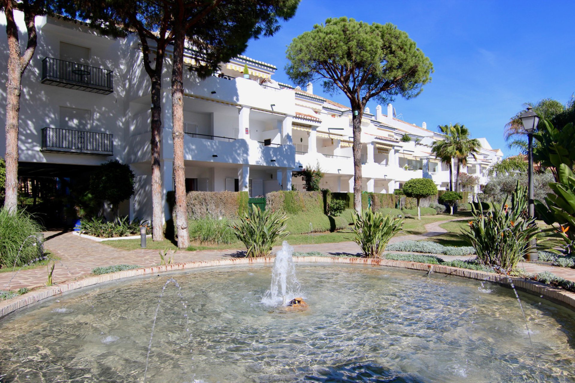 Resale - Apartment - Top Floor Apartment - Estepona - El Presidente