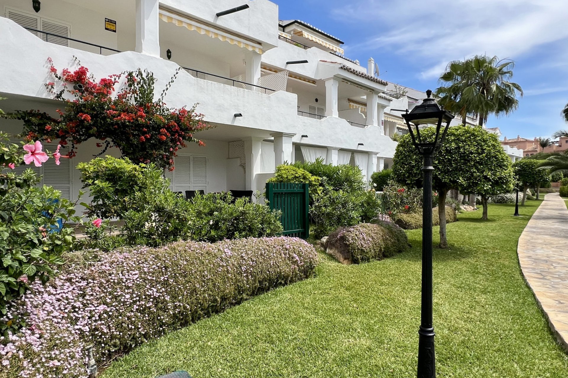 Resale - Apartment - Top Floor Apartment - Estepona - El Presidente