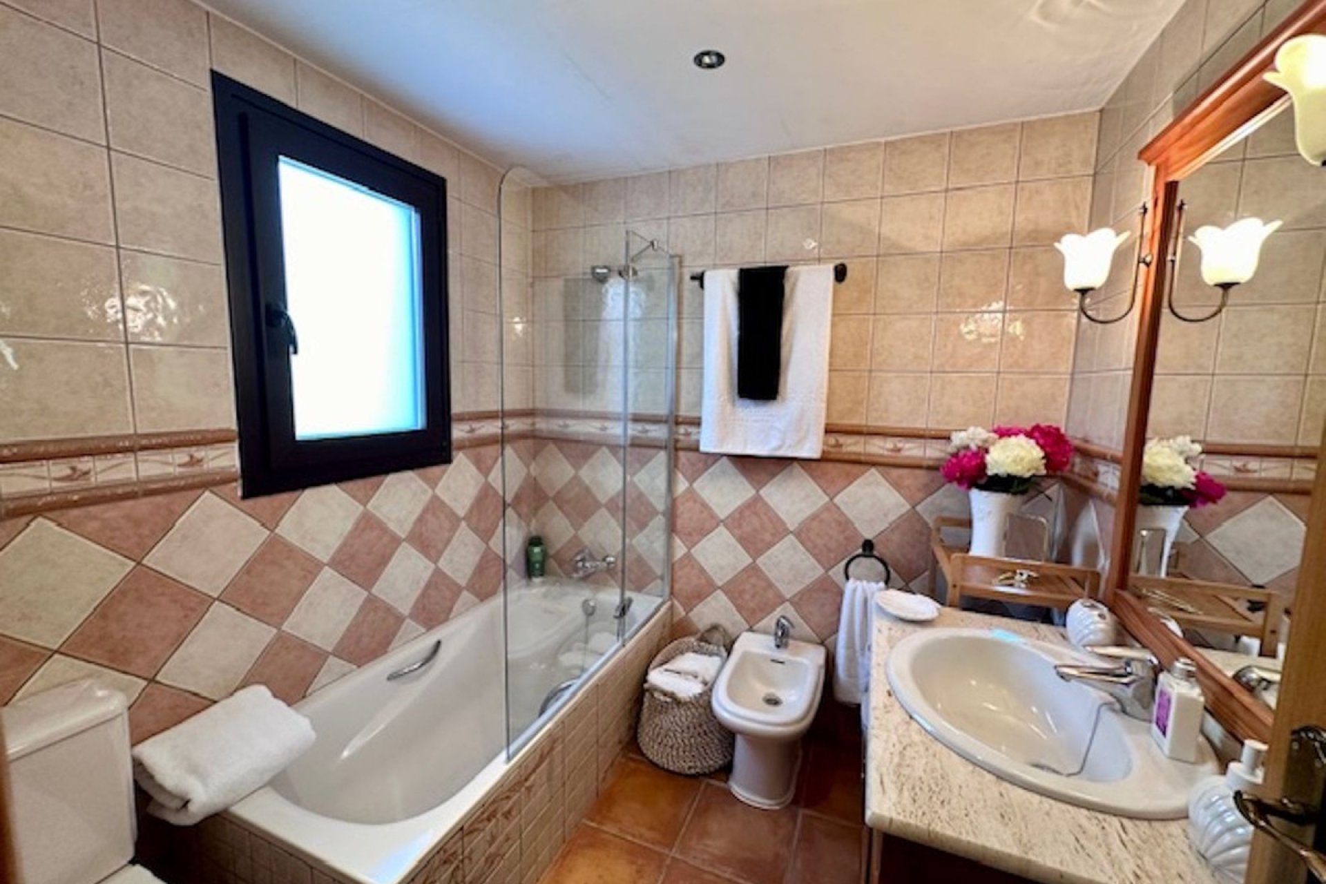 Resale - Apartment - Top Floor Apartment - Estepona - Estepona Centro