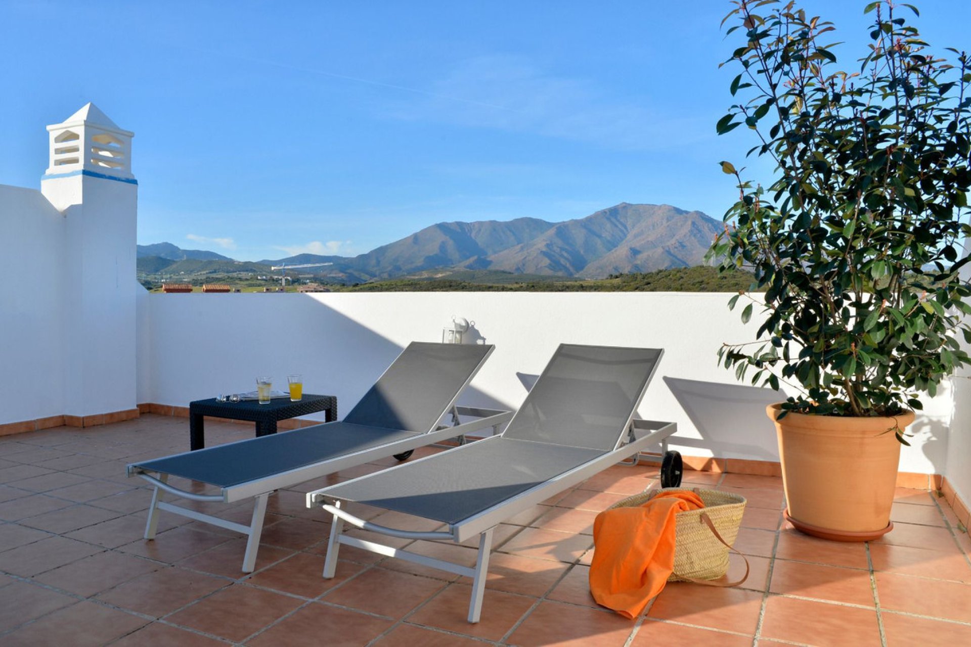 Resale - Apartment - Top Floor Apartment - Estepona - Estepona Centro