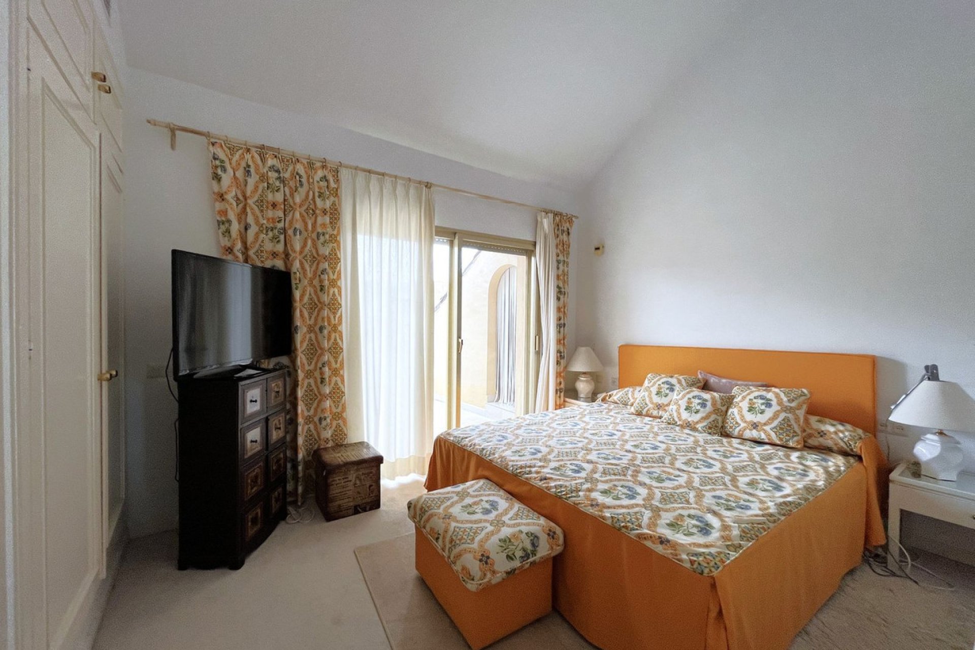 Resale - Apartment - Top Floor Apartment - Estepona - Estepona Centro