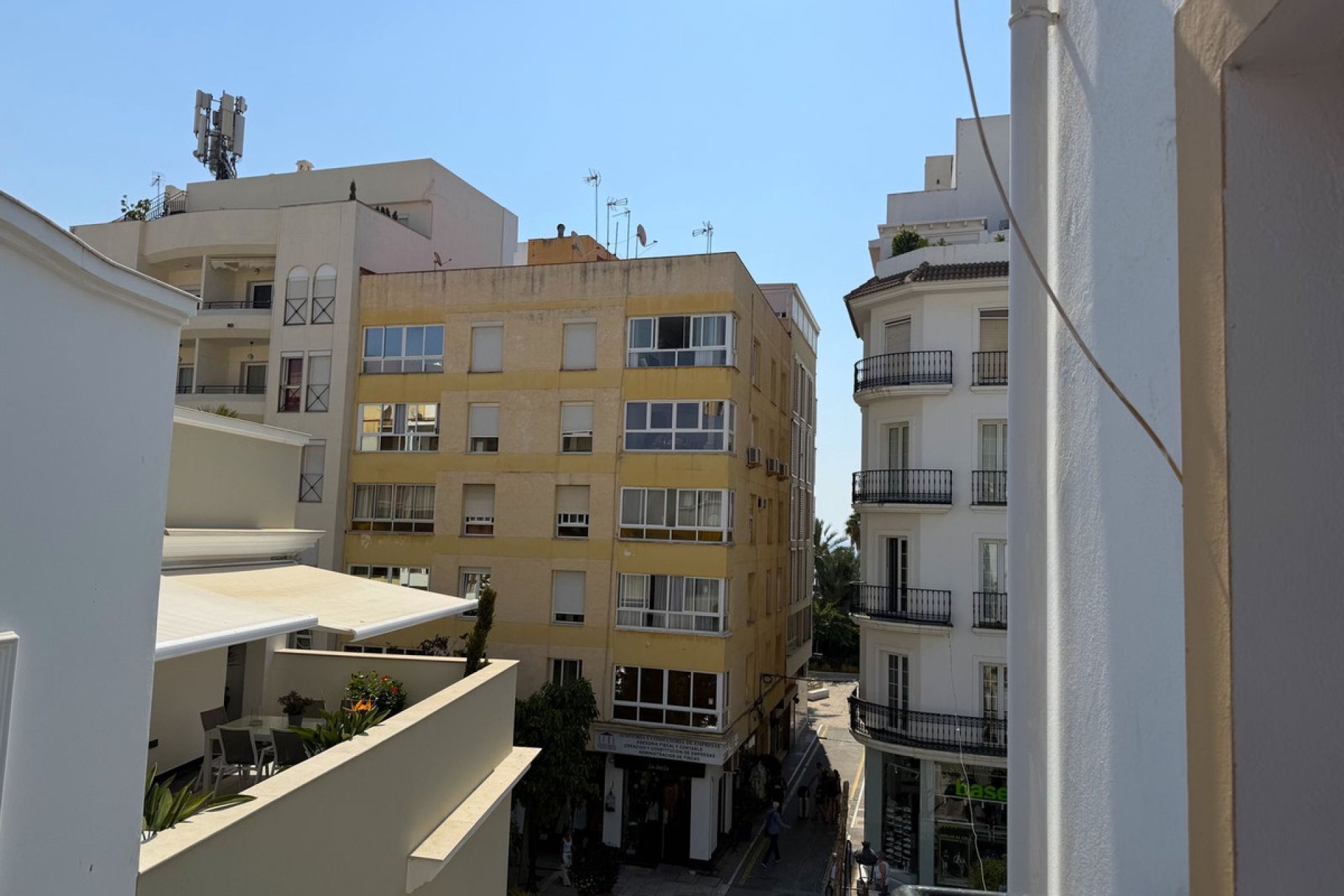 Resale - Apartment - Top Floor Apartment - Estepona - Estepona Centro