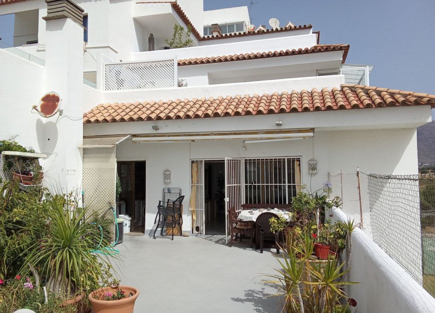 Resale - Apartment - Top Floor Apartment - Estepona - Estepona Centro