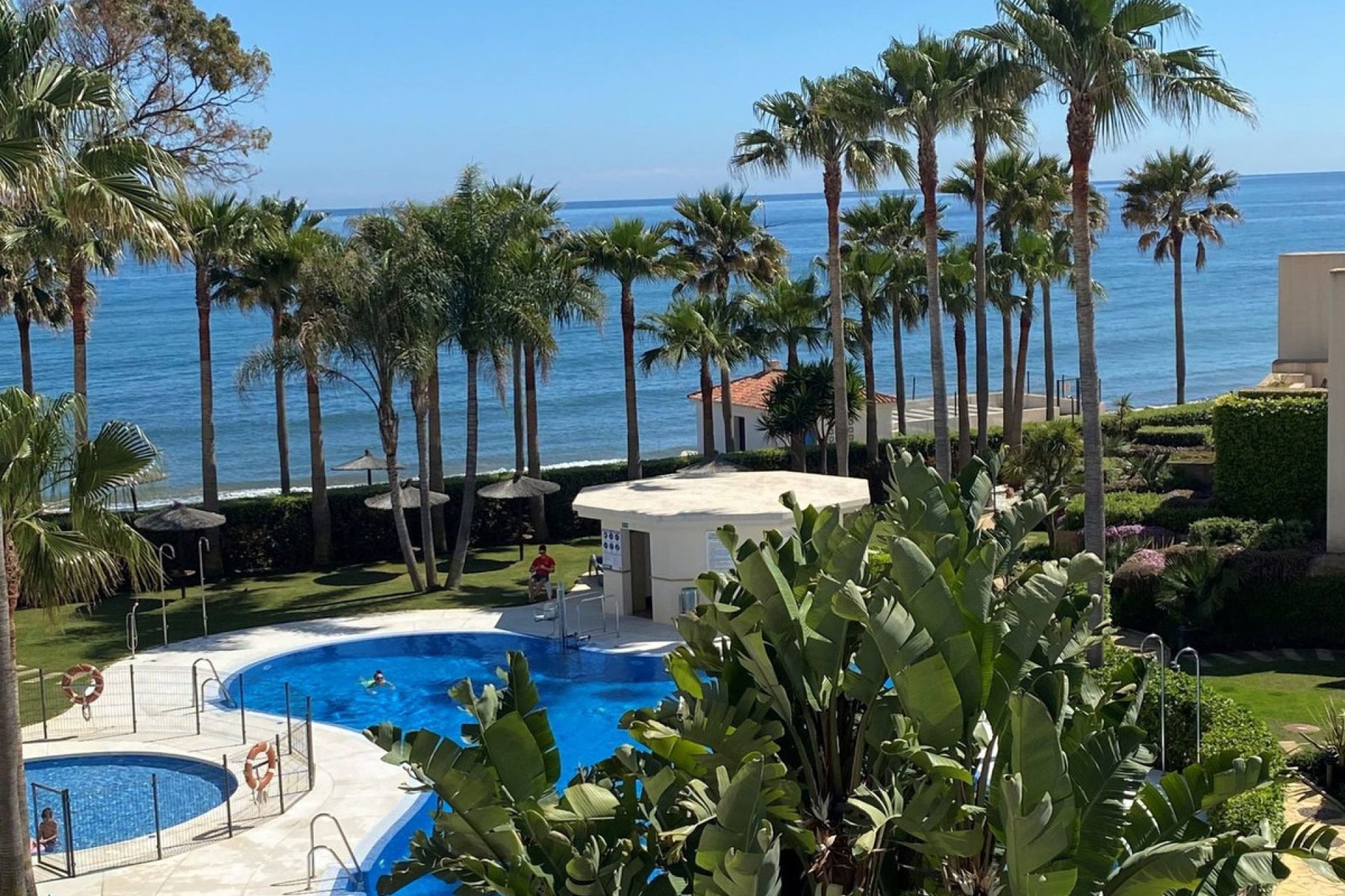 Resale - Apartment - Top Floor Apartment - Estepona - Estepona Centro