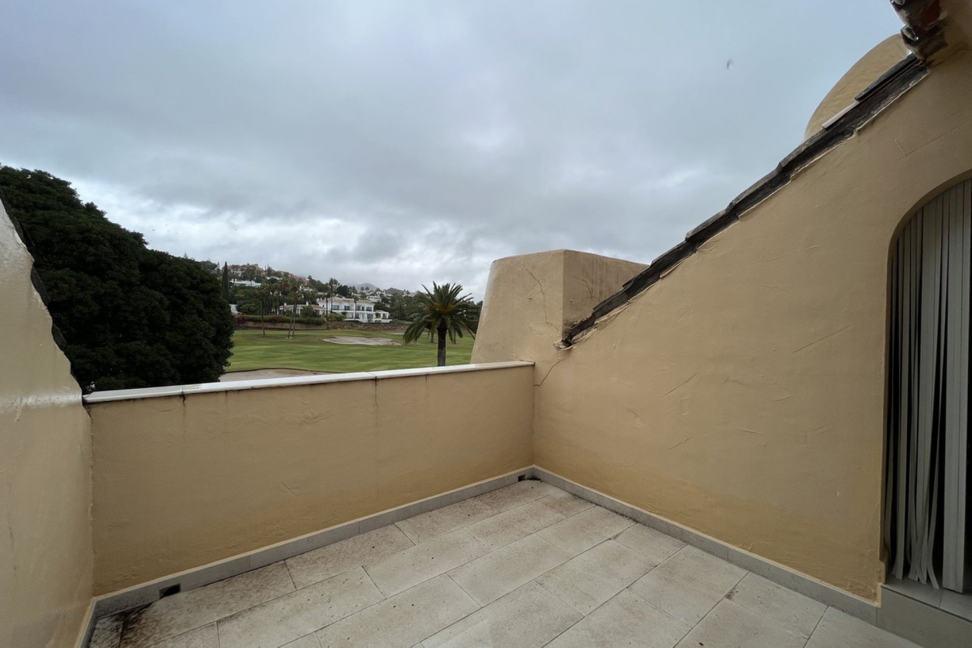 Resale - Apartment - Top Floor Apartment - Estepona - Estepona Centro