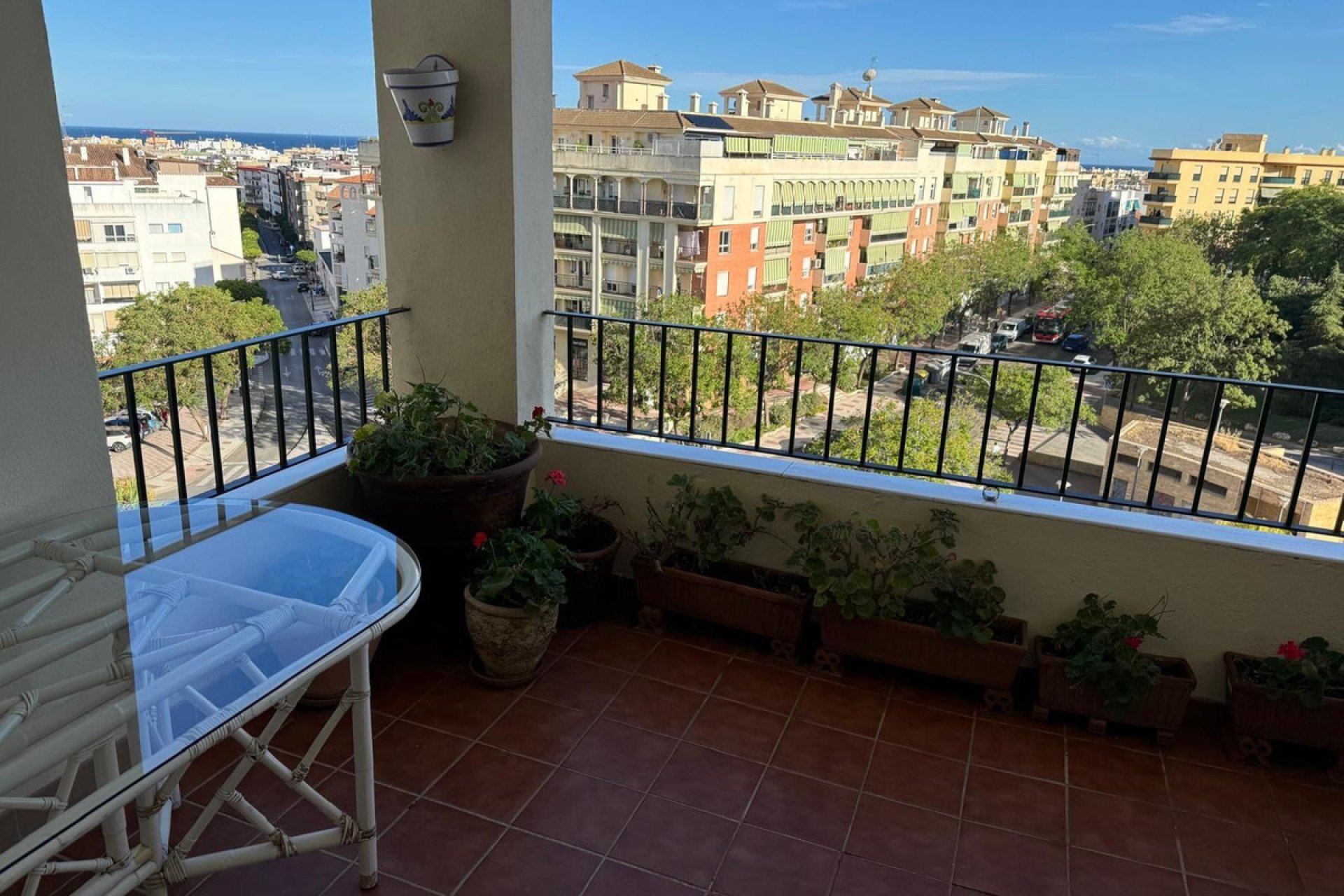 Resale - Apartment - Top Floor Apartment - Estepona - Estepona Centro